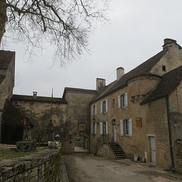 Abbaye de Château-Chalon