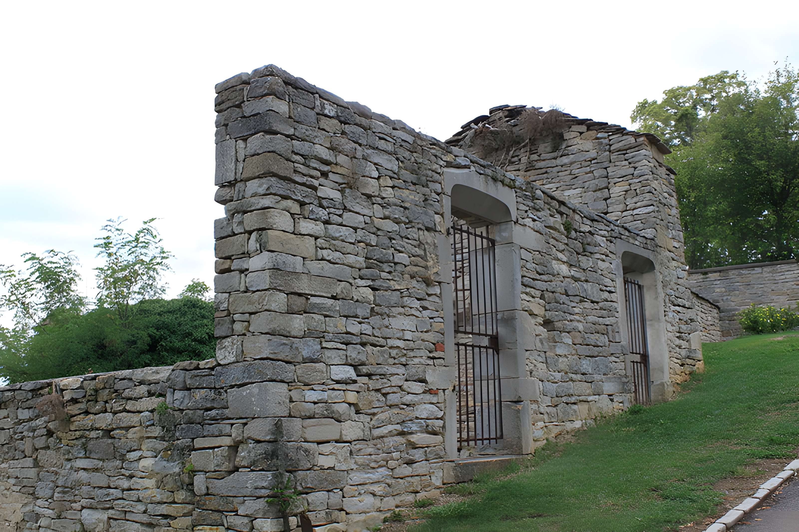 Abbaye de Château-Chalon