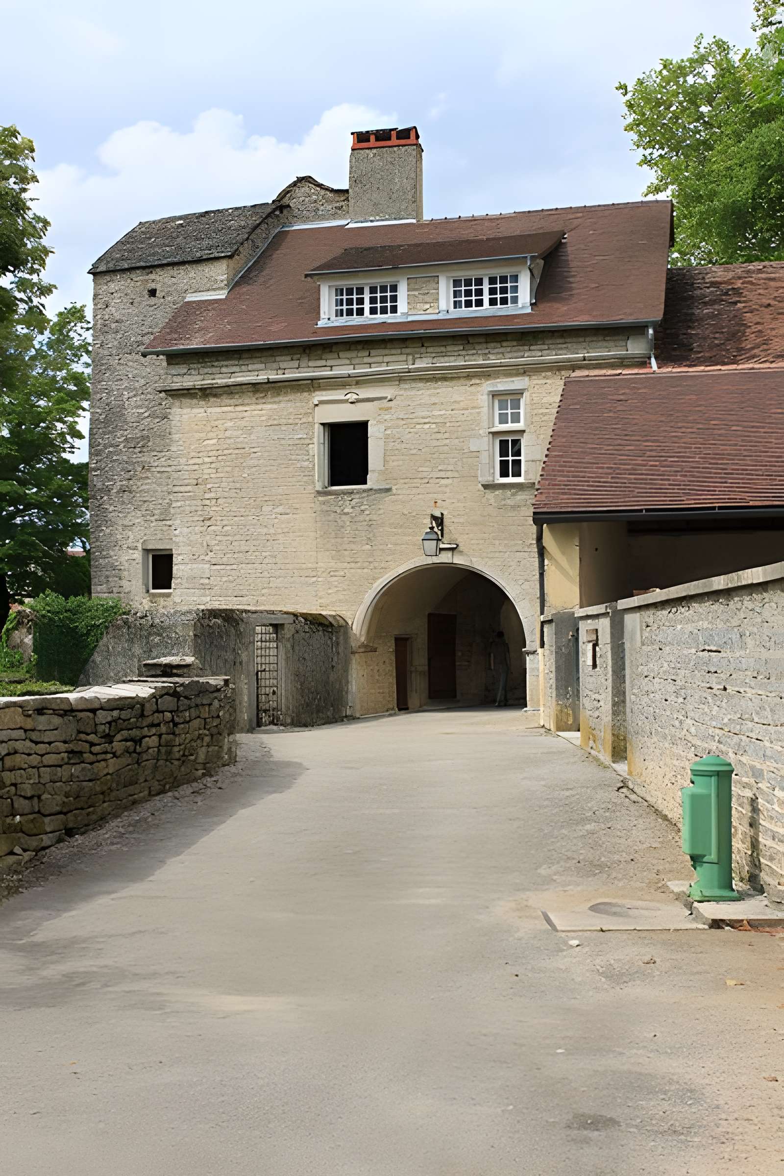 Abbaye de Château-Chalon