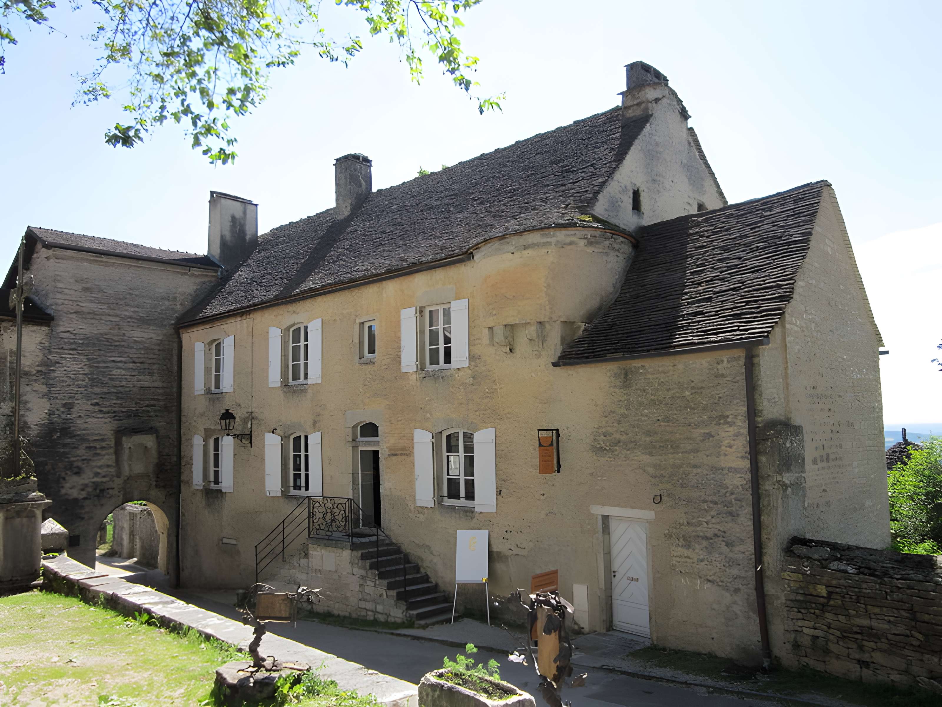 Abbaye de Château-Chalon