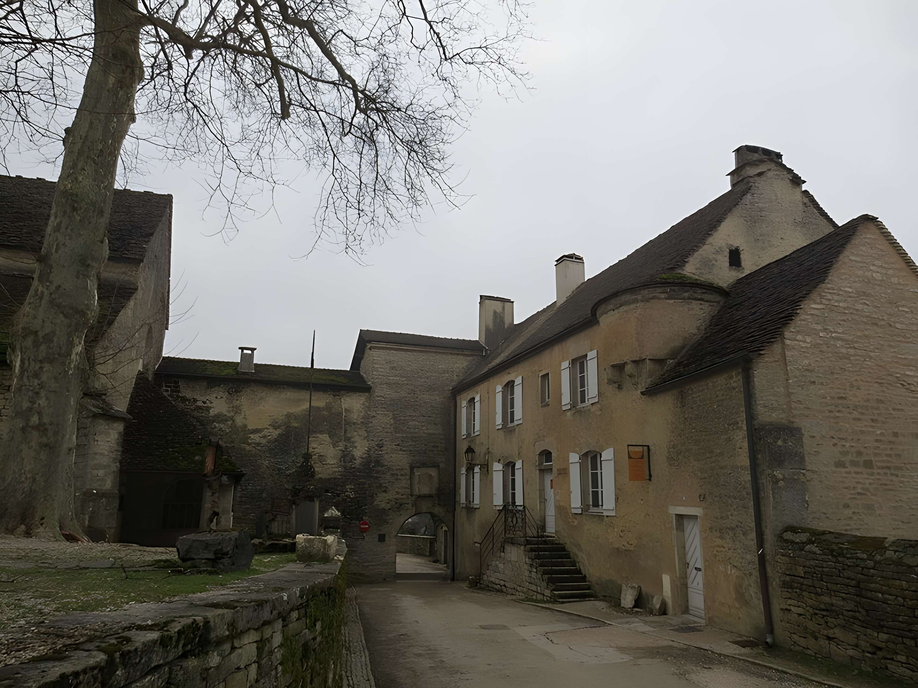 Abbaye de Château-Chalon
