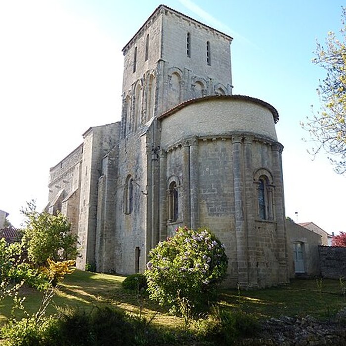 Photo de Église Notre-Dame-de-lAssomption de Doeuil-sur-le-Mignon
