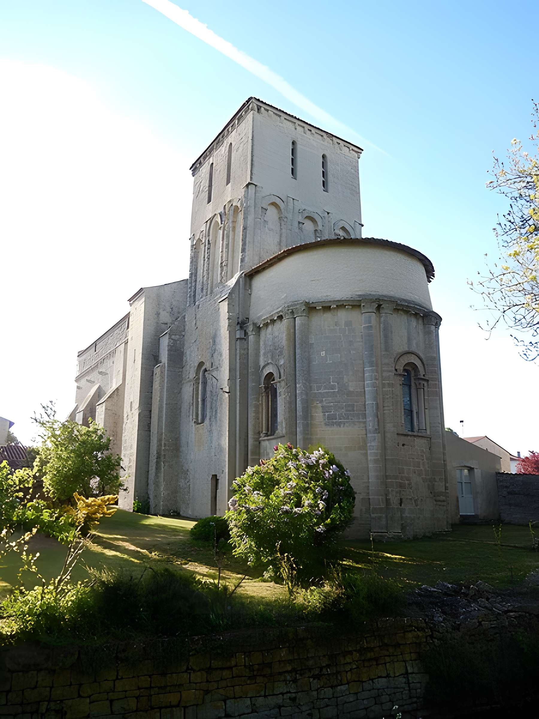 Église Notre-Dame-de-l'Assomption de Doeuil-sur-le-Mignon