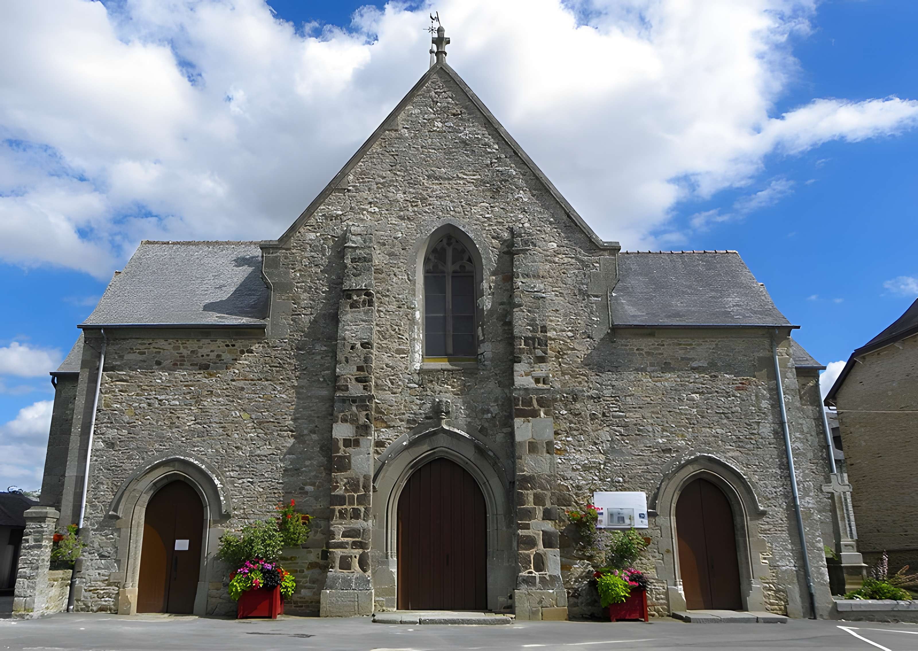 Église Notre-Dame-de-l'Assomption de Livré-sur-Changeon