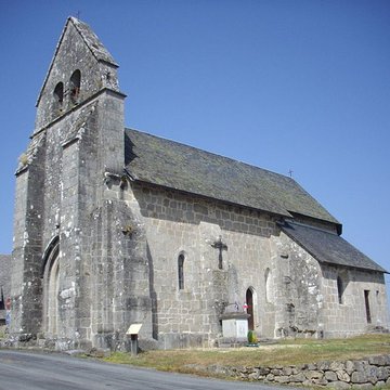 Église Notre-Dame-de-lAssomption de Sainte-Marie-Lapanouze et croix