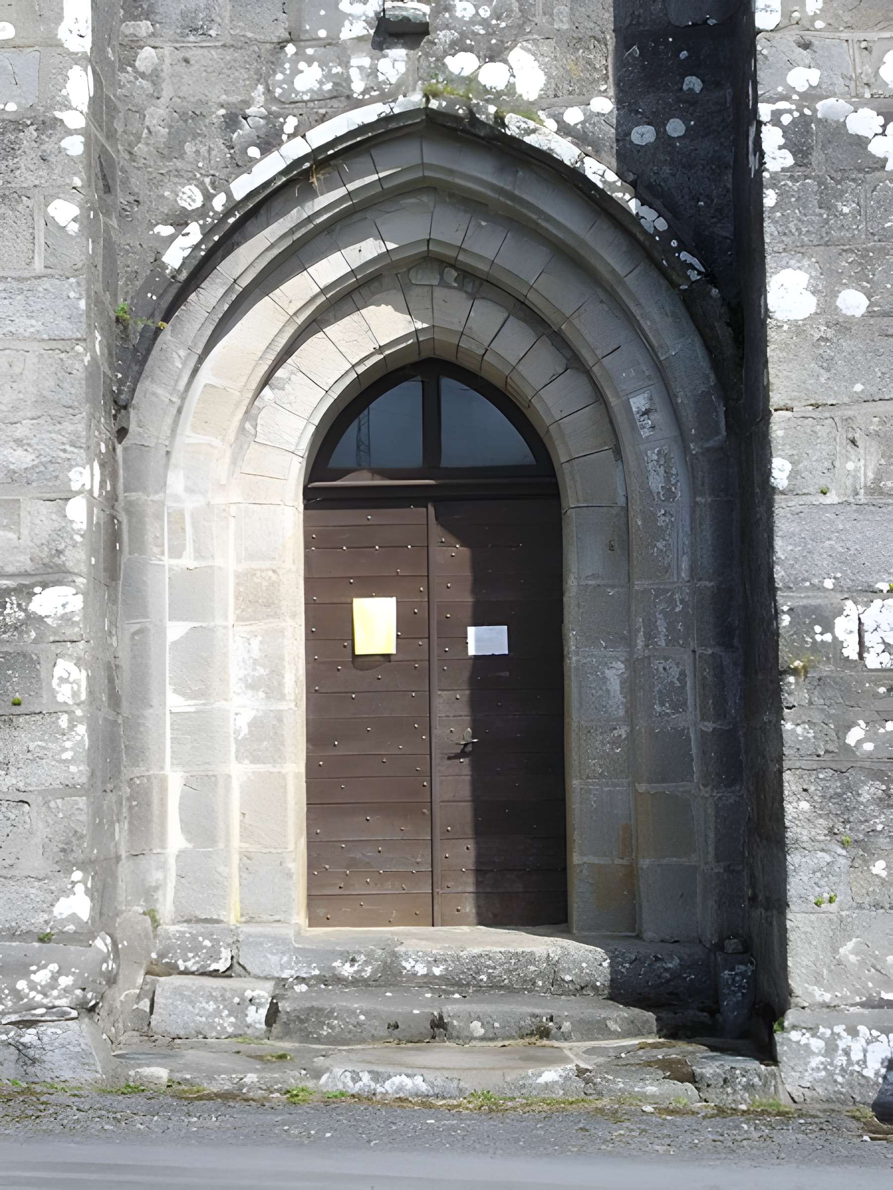 Église Notre-Dame-de-l'Assomption de Sainte-Marie-Lapanouze et croix