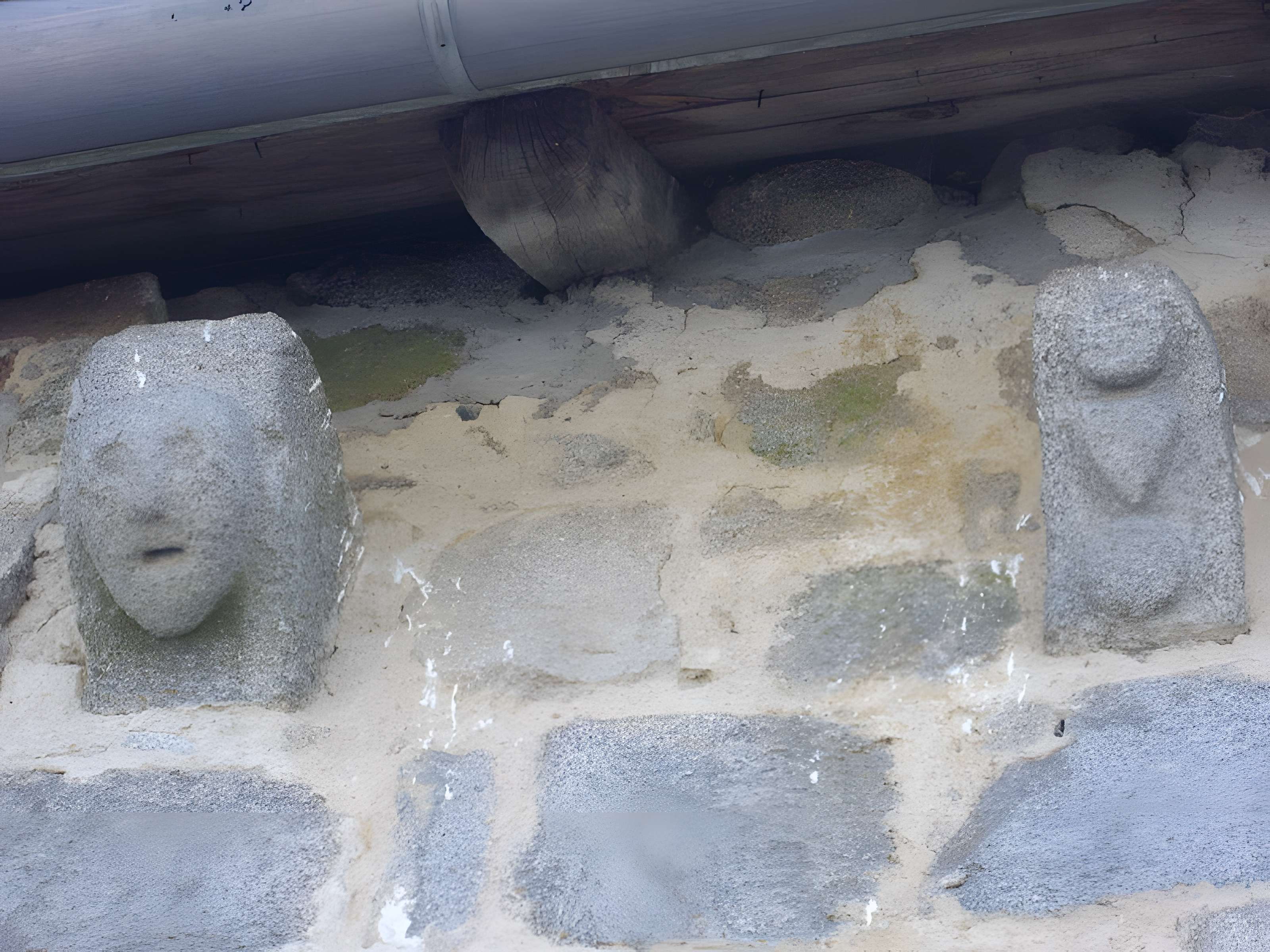 Église Notre-Dame-de-l'Assomption de Sainte-Marie-Lapanouze et croix