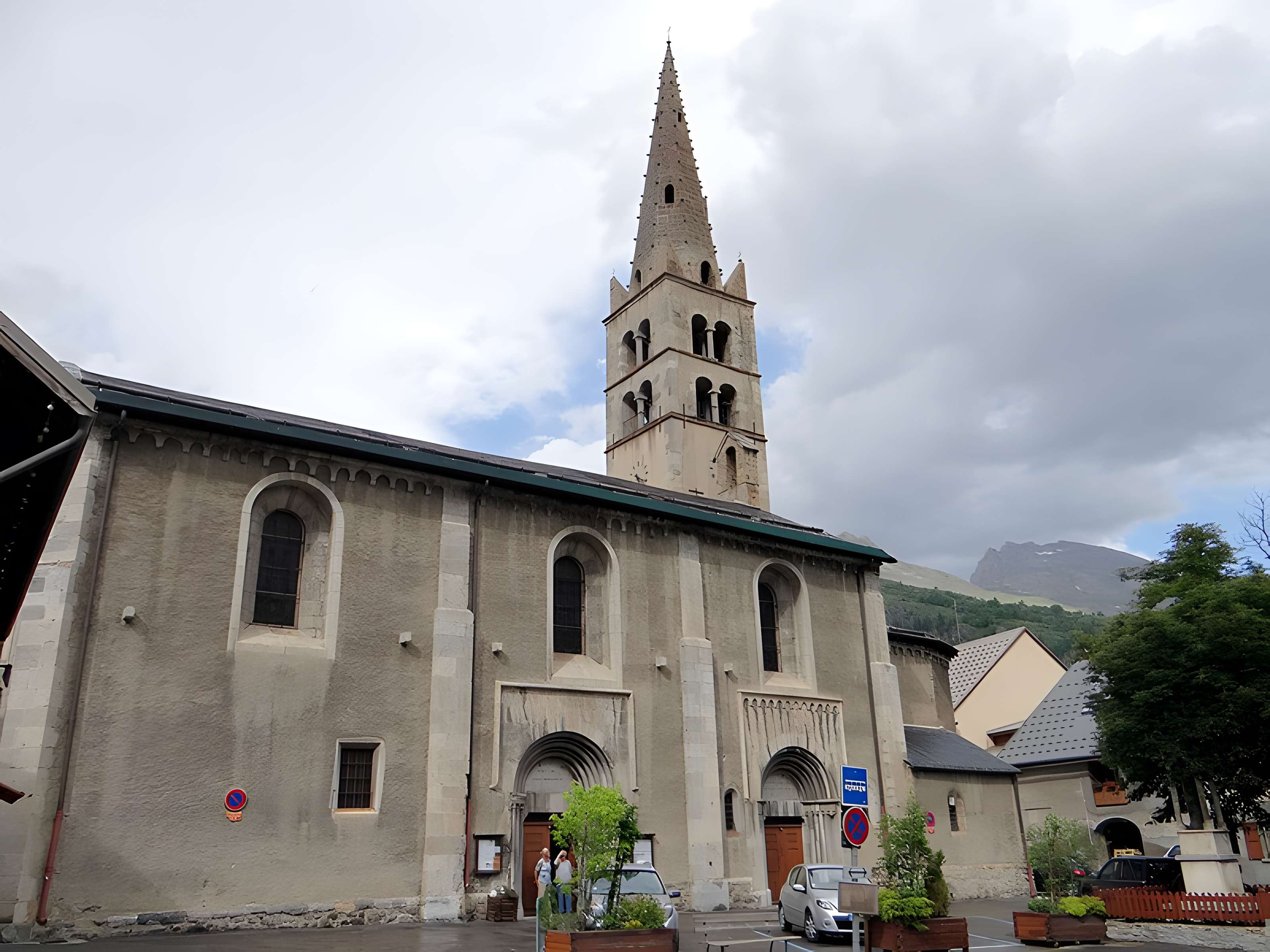 Église Notre-Dame-de-l'Assomption du Monêtier-les-Bains