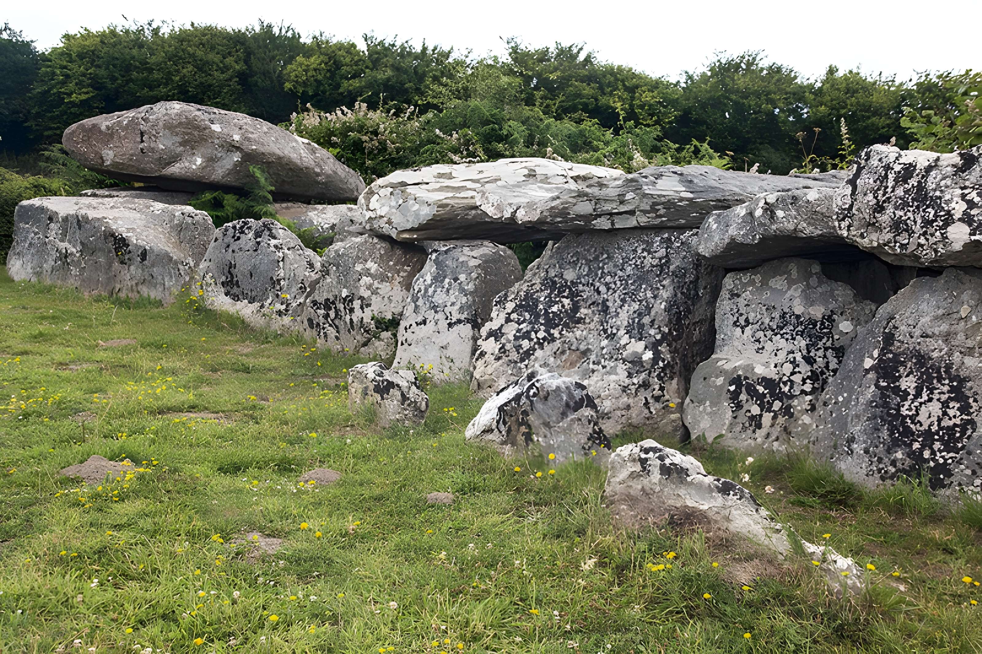 Autel des druides des Moitiers-d'Allonne