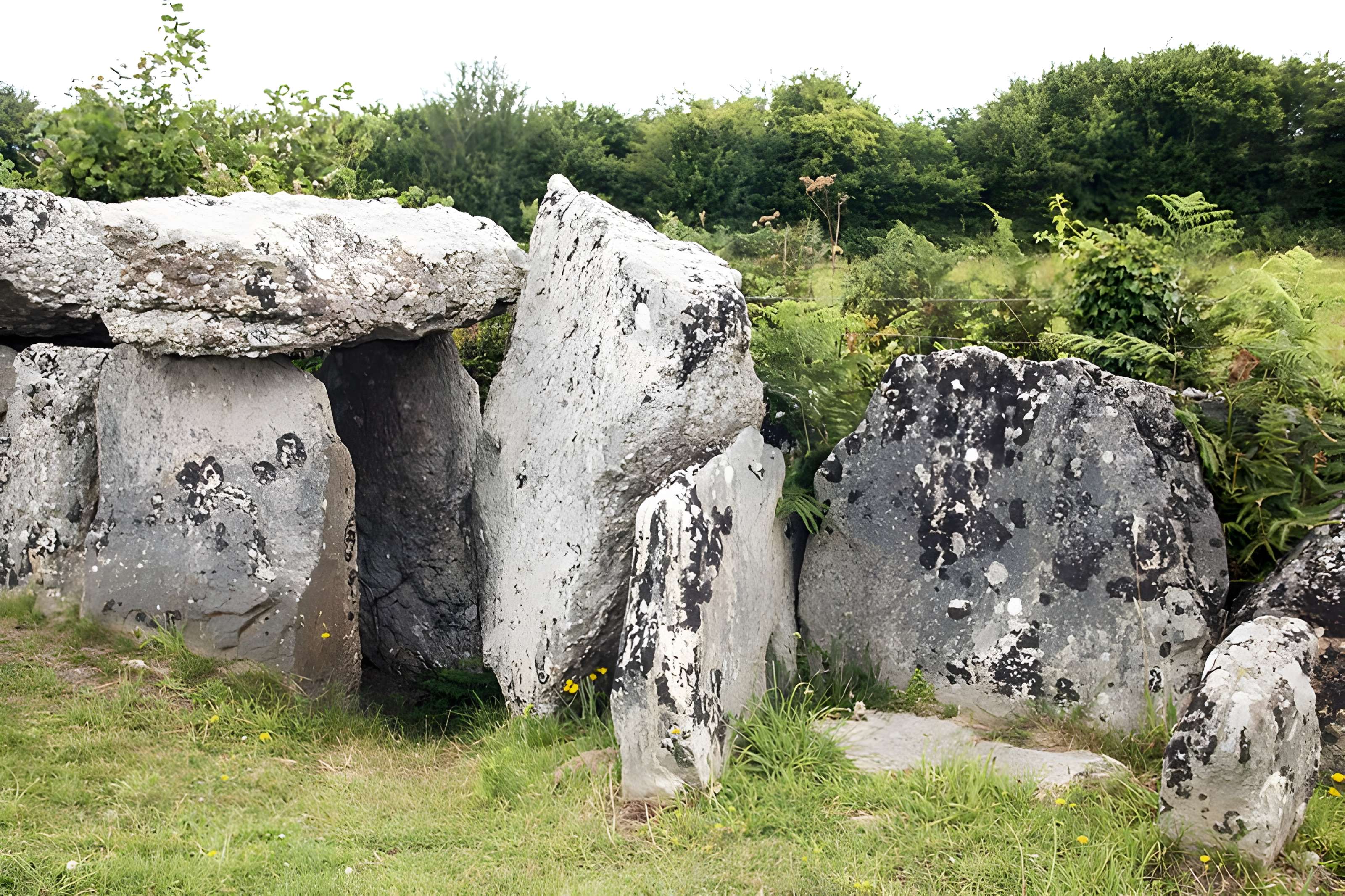 Autel des druides des Moitiers-d'Allonne
