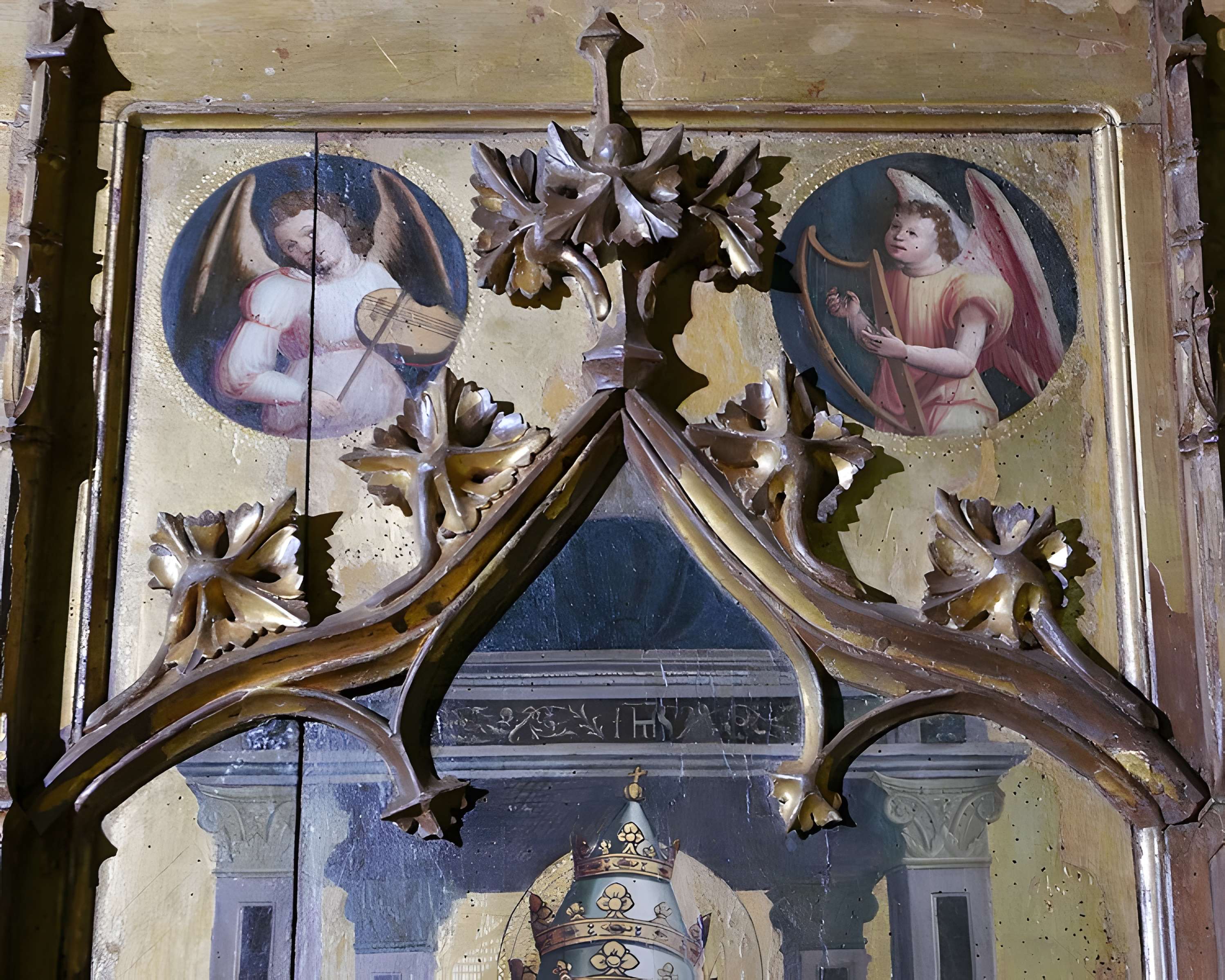 Eglise et le bâtiment (couloir voûté en plein cintre) qui la relie au baptistère