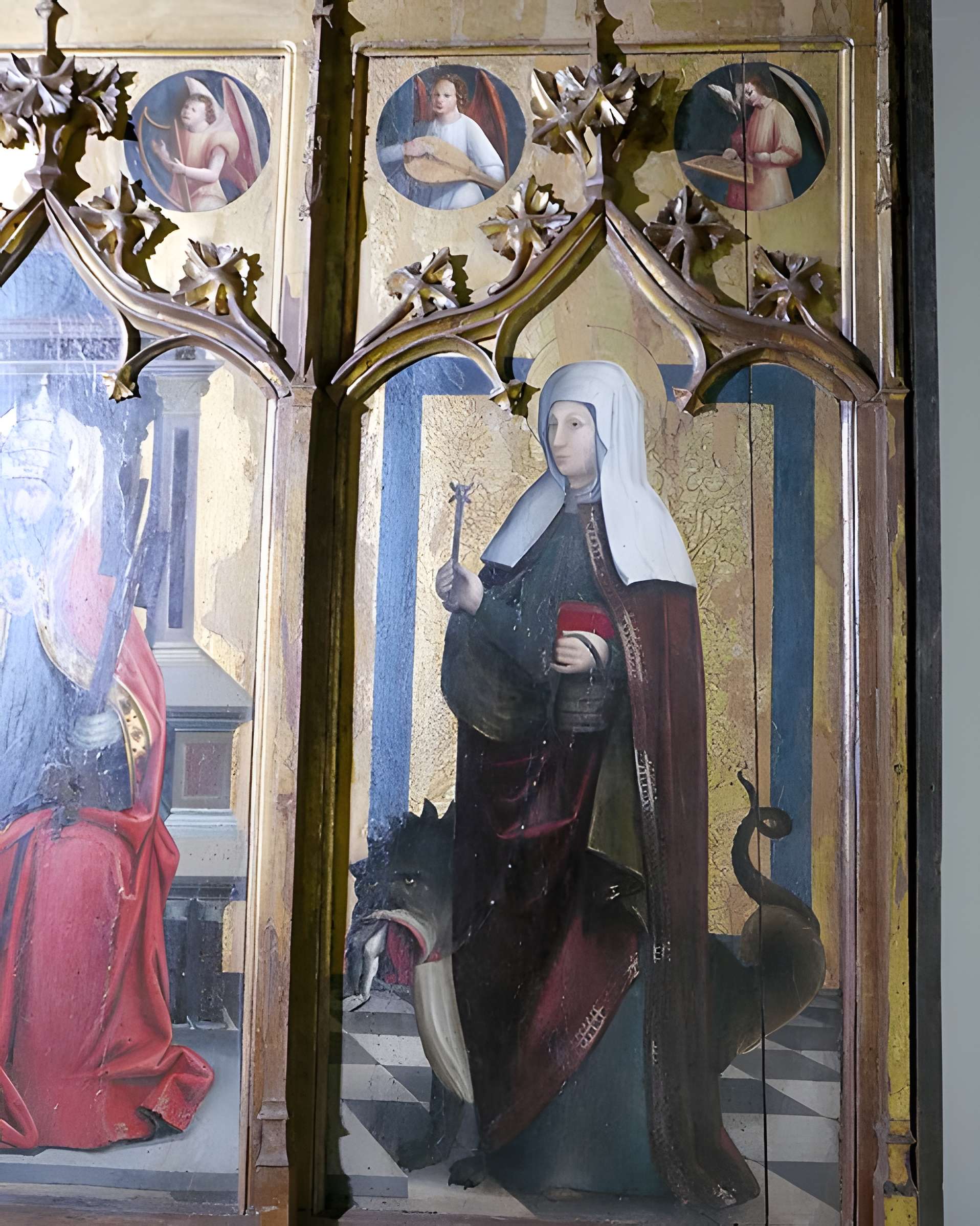 Eglise et le bâtiment (couloir voûté en plein cintre) qui la relie au baptistère