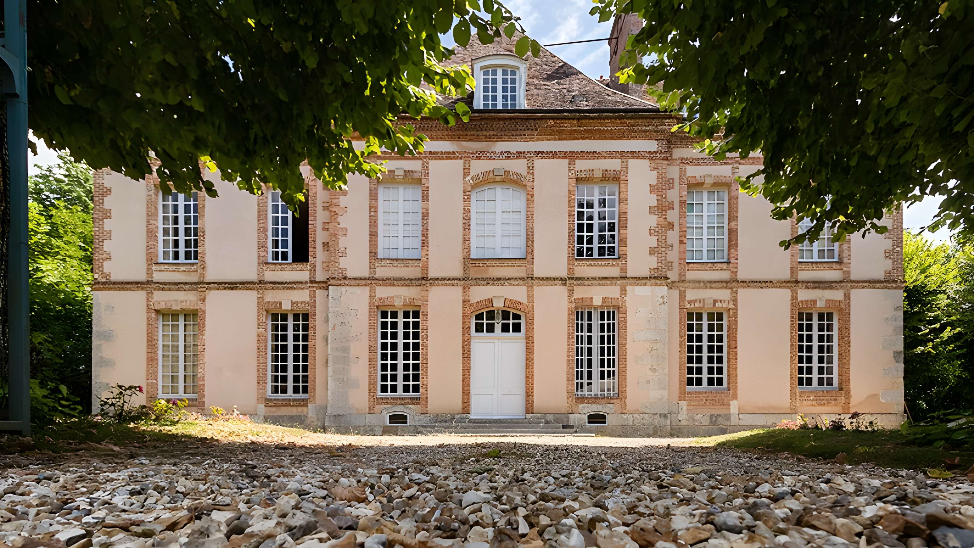 Église paroissiale Saint-Éloi-Saint-Jean-Baptiste de Crécy-Couvé