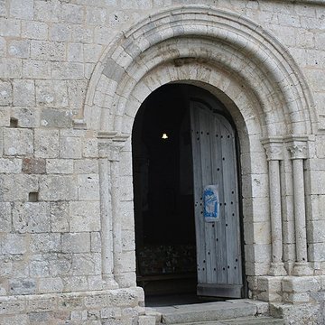 Église Saint-Aignan de Chalou-Moulineux