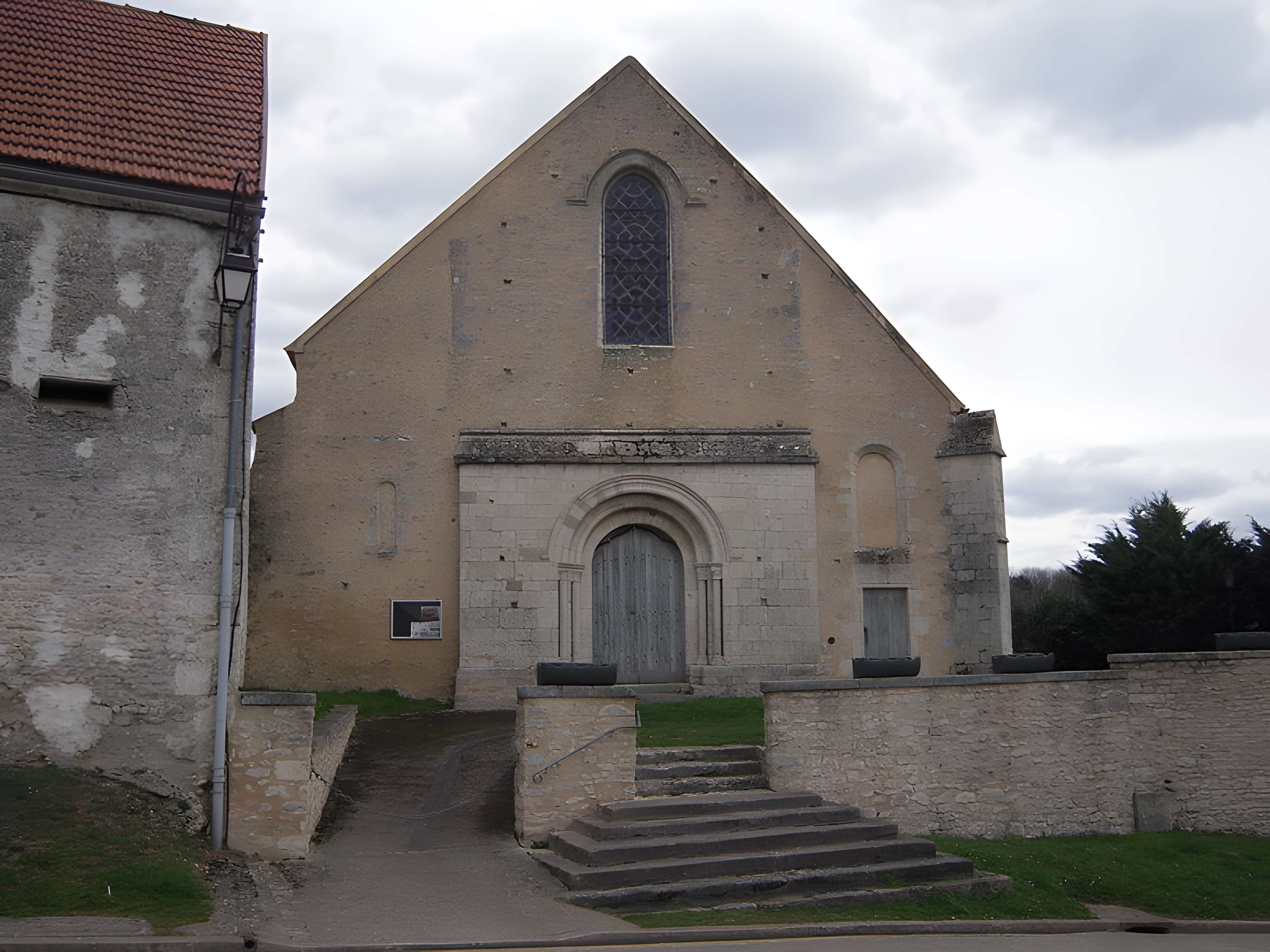 Église Saint-Aignan de Chalou-Moulineux