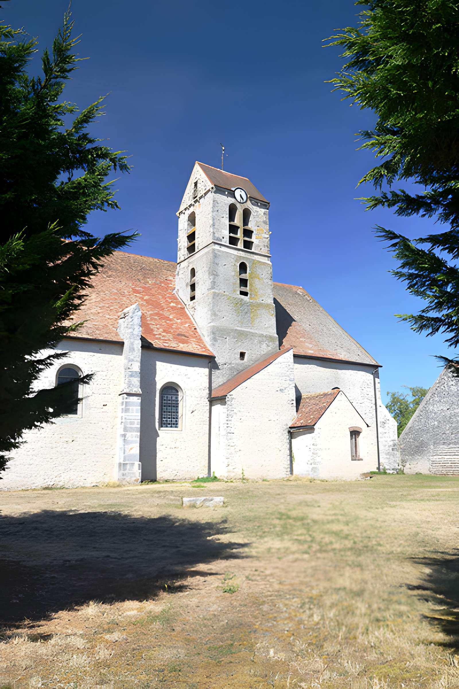 Église Saint-Aignan de Chalou-Moulineux