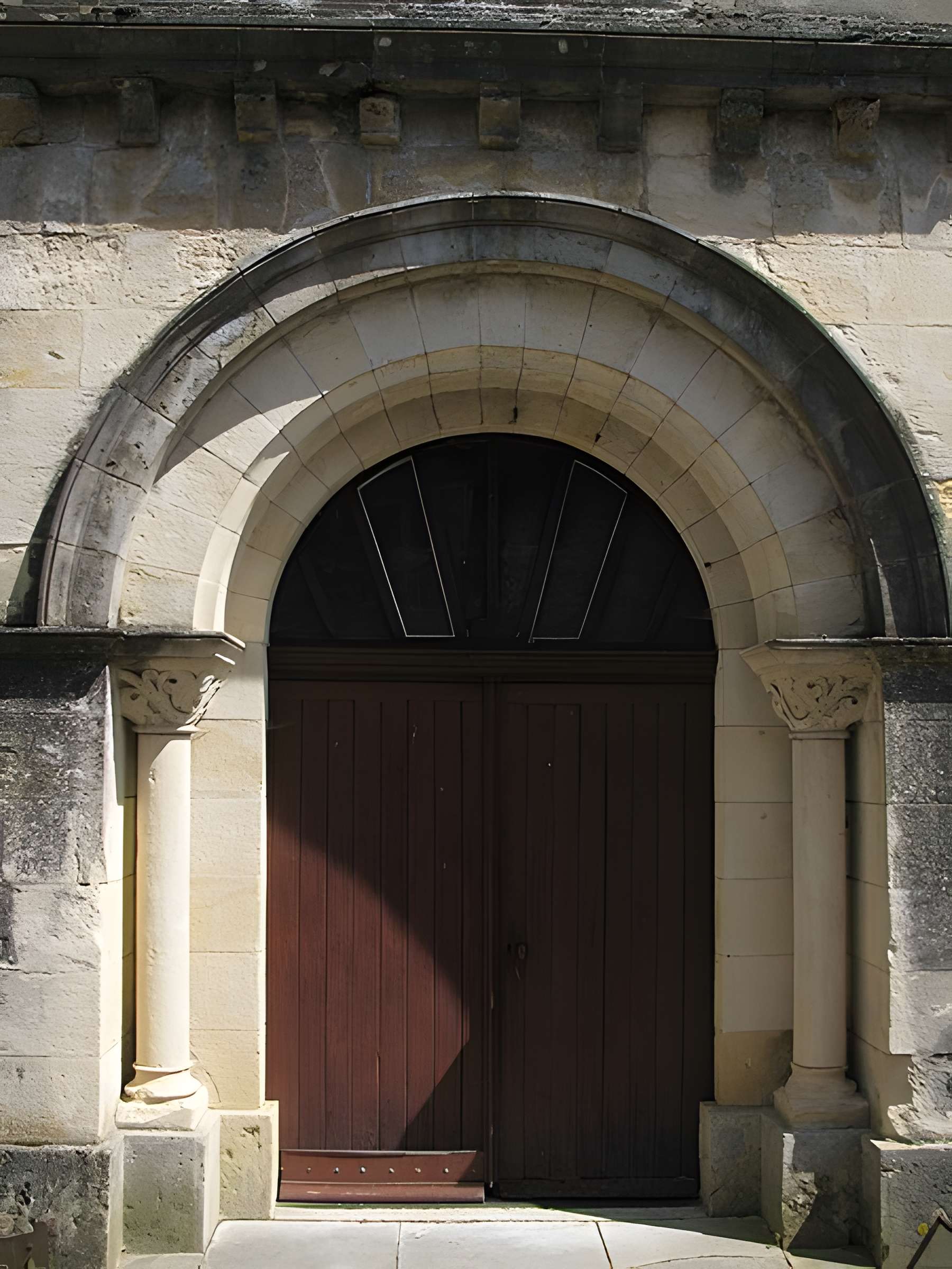 Église Saint-Aignan de Luthenay-Uxeloup