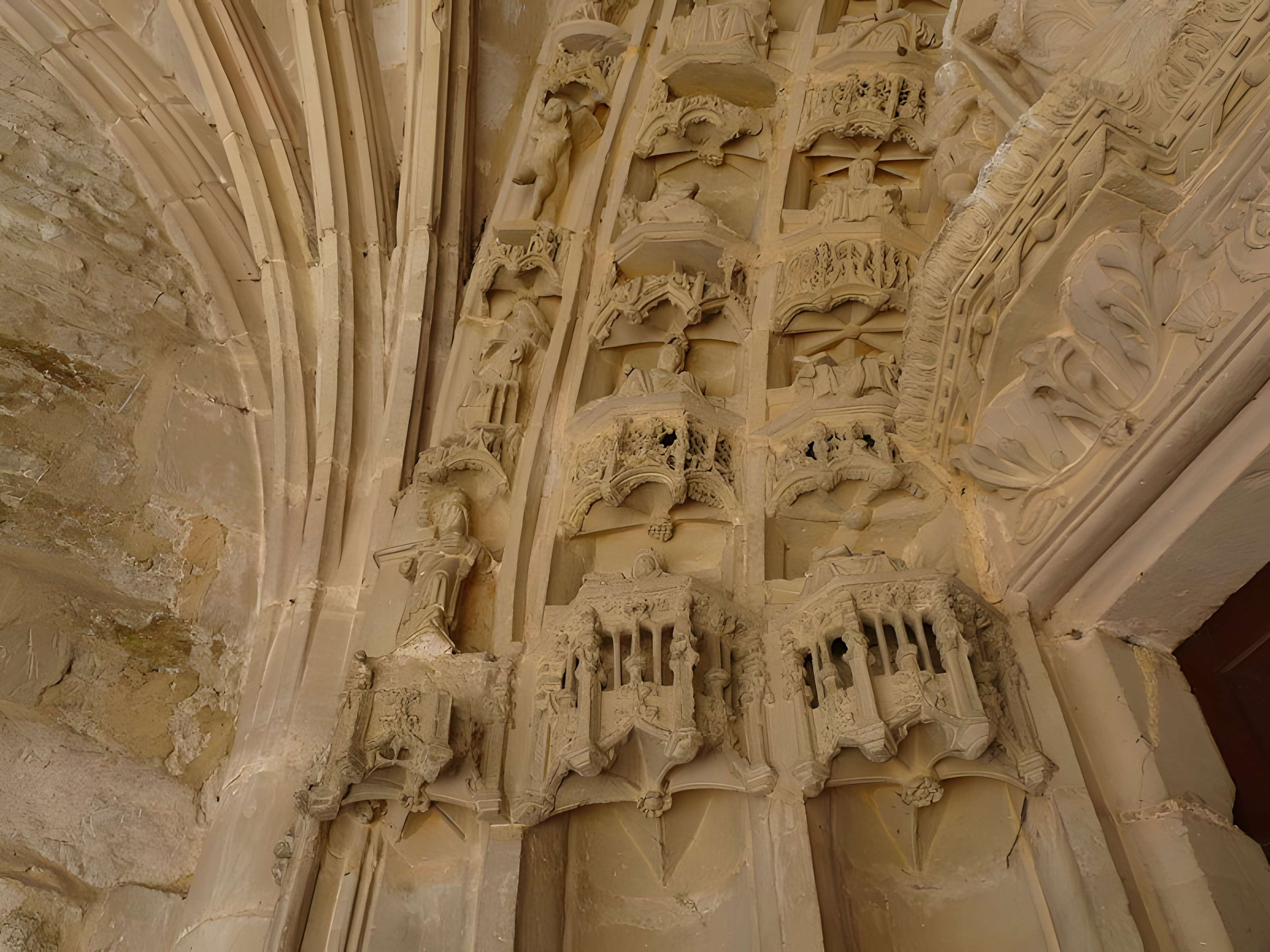 Église Saint-Aignan de Poissons