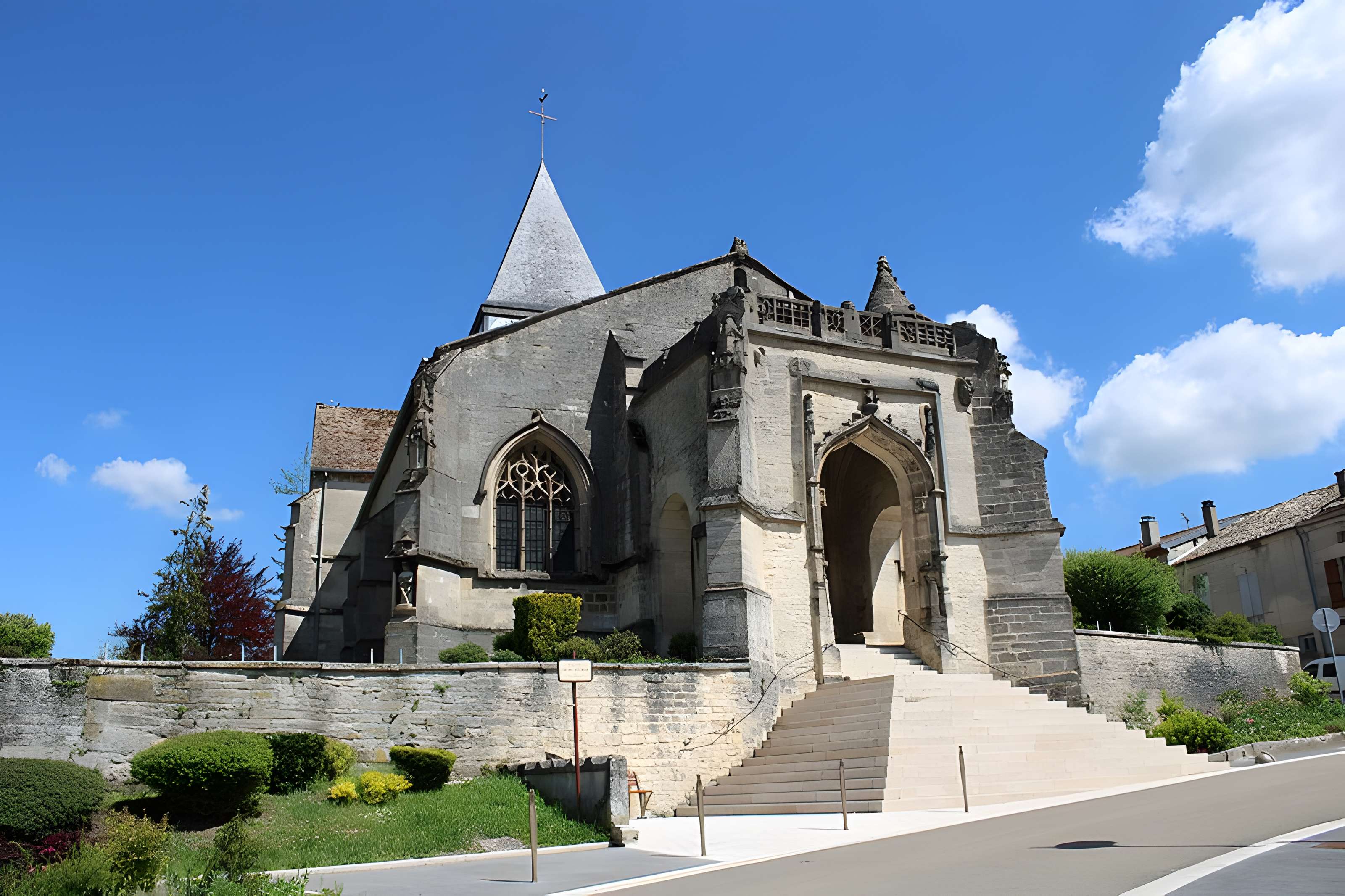 Église Saint-Aignan de Poissons