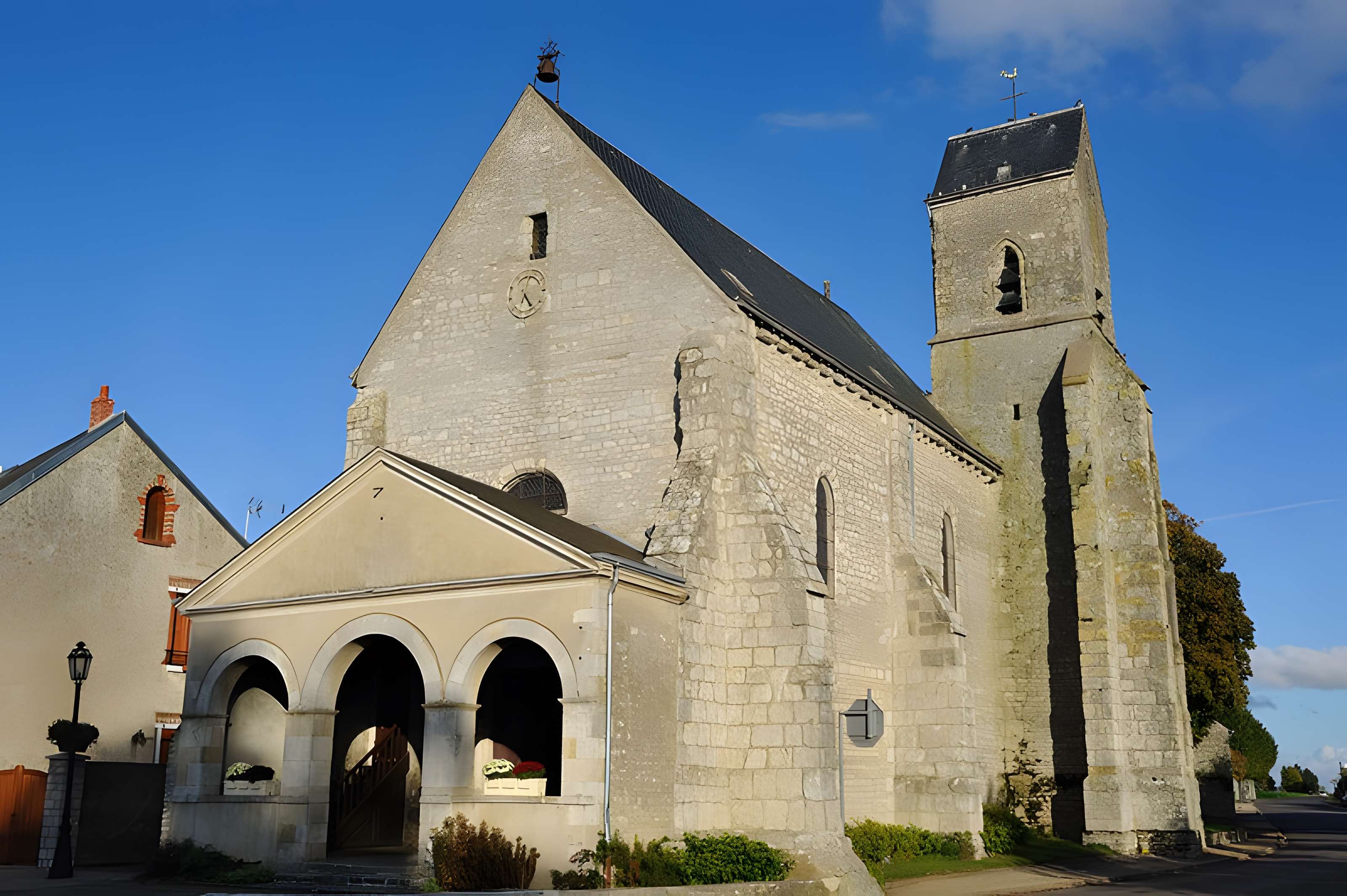 Église Saint-Aignan d'Outarville 