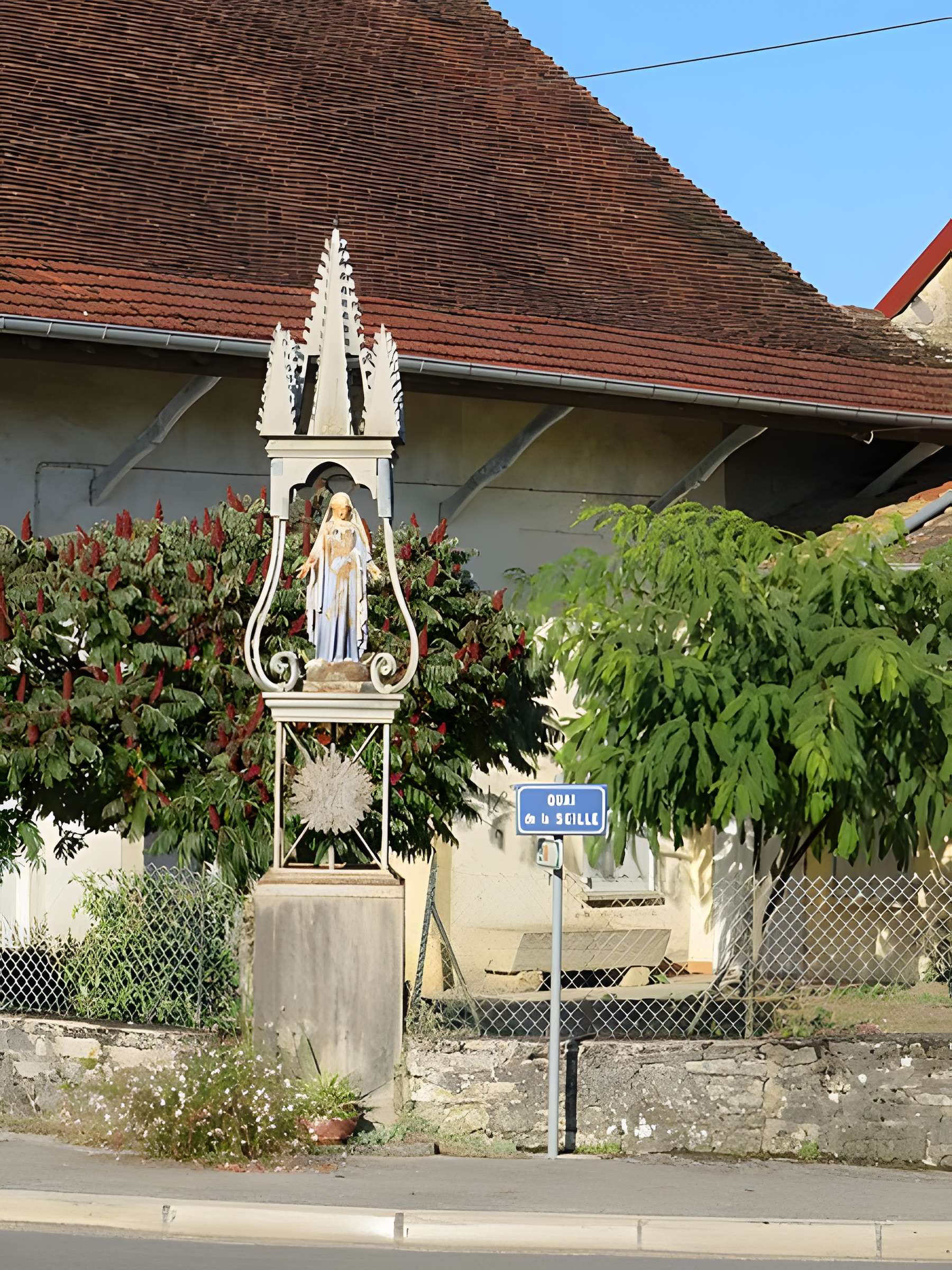Église Saint-Aignan et prieuré de Ruffey-sur-Seille