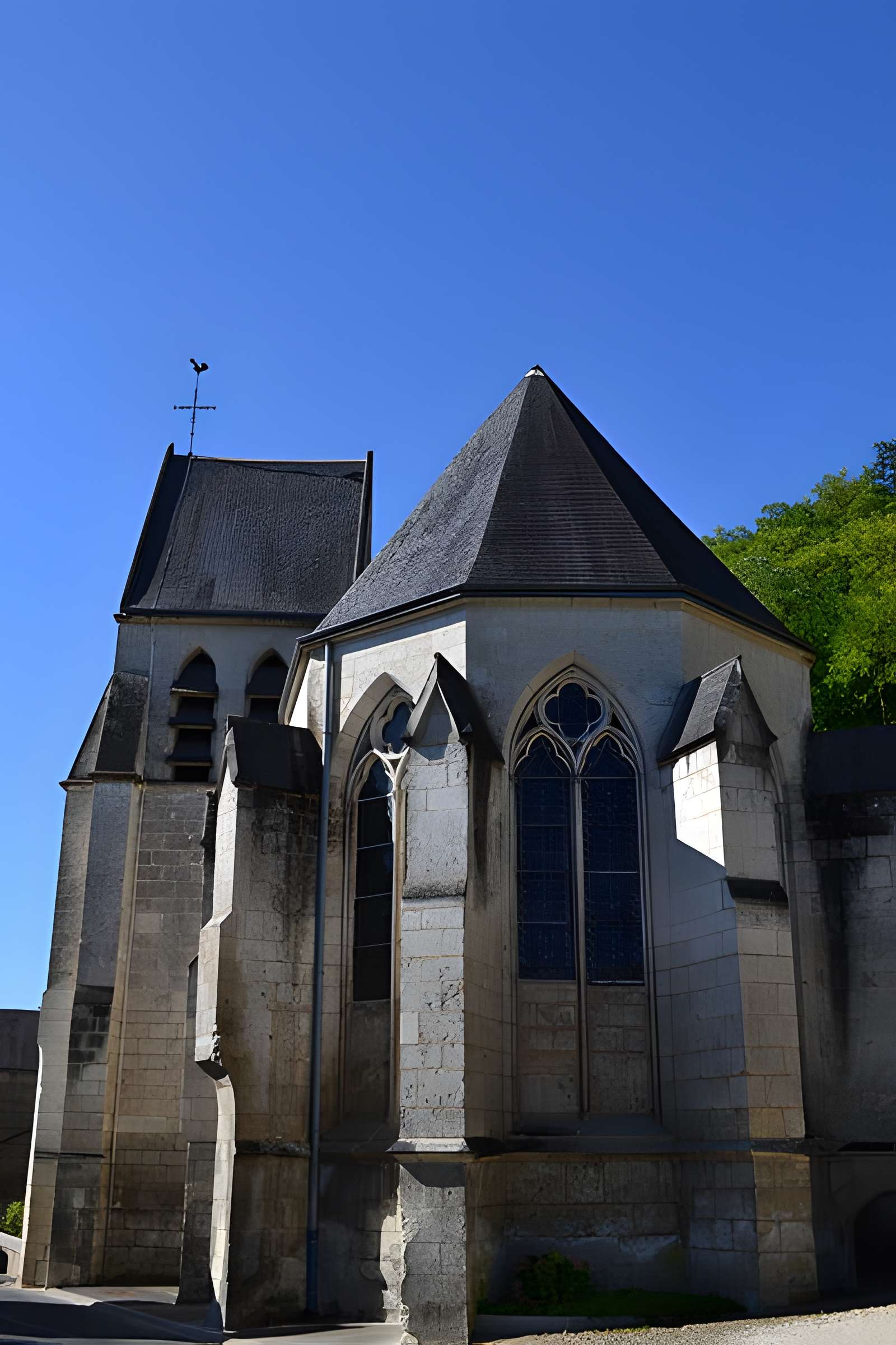 Église Saint-Almire des Roches-l'Évêque