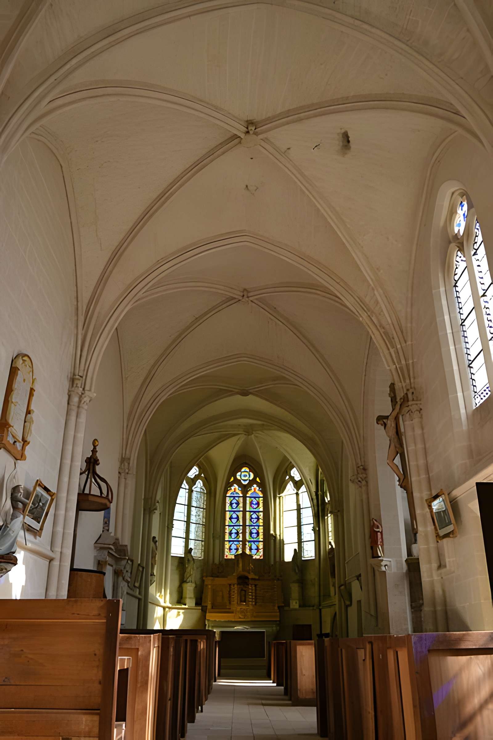 Église Saint-Almire des Roches-l'Évêque