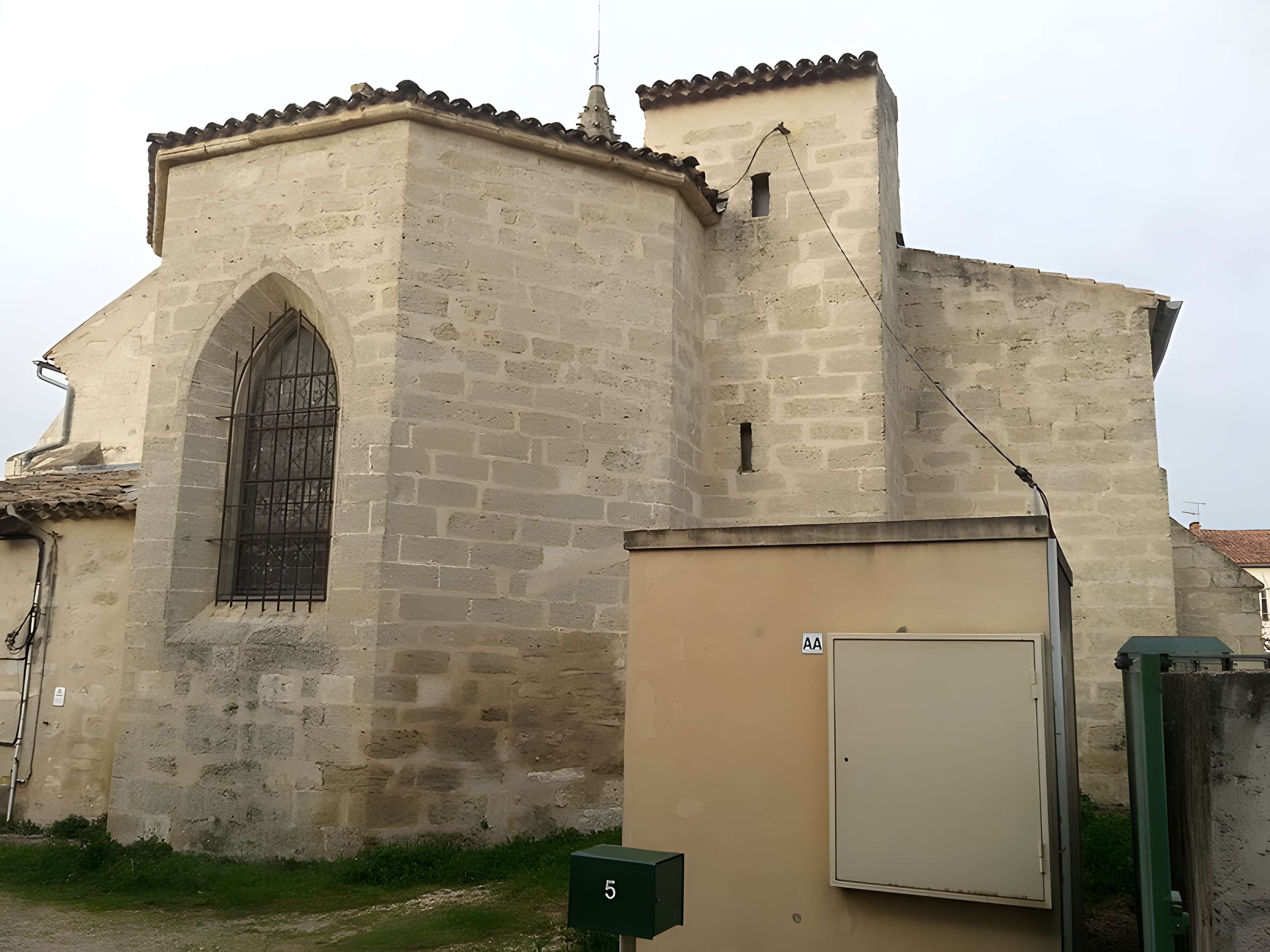 Église Saint-Amand de Sénas