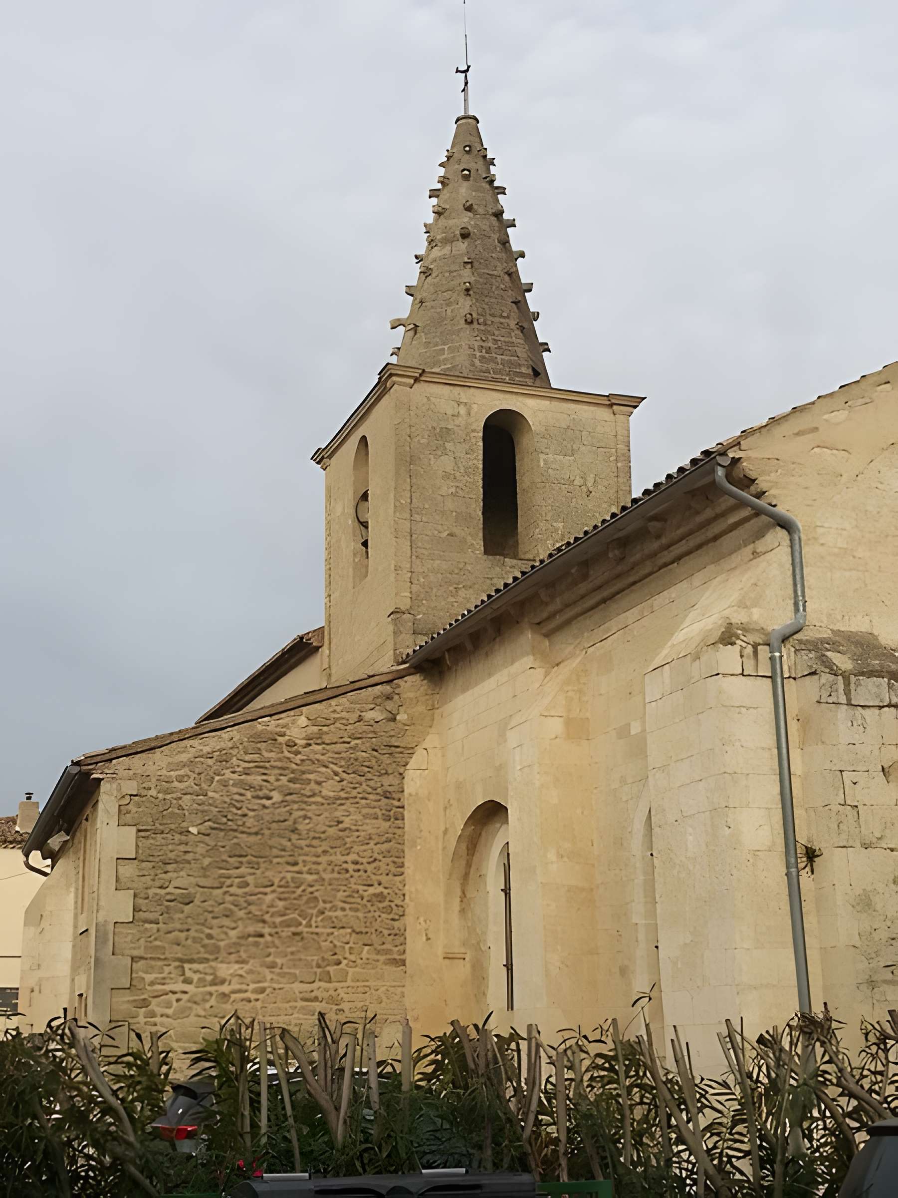 Église Saint-Amand de Sénas