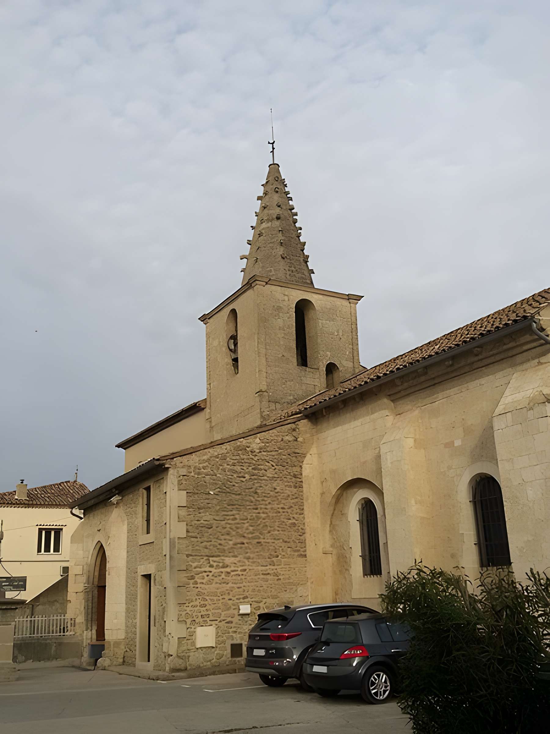 Église Saint-Amand de Sénas