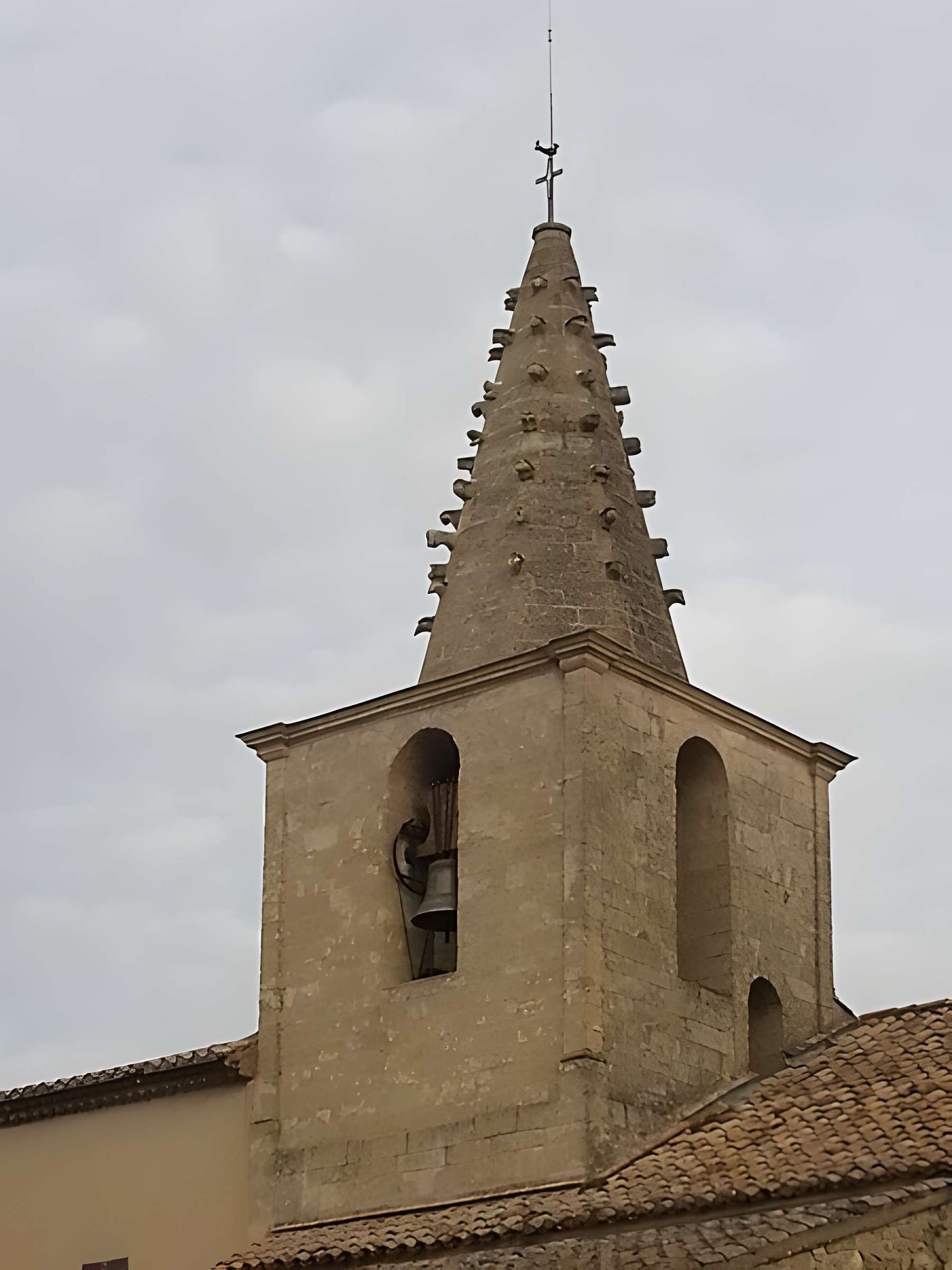 Église Saint-Amand de Sénas