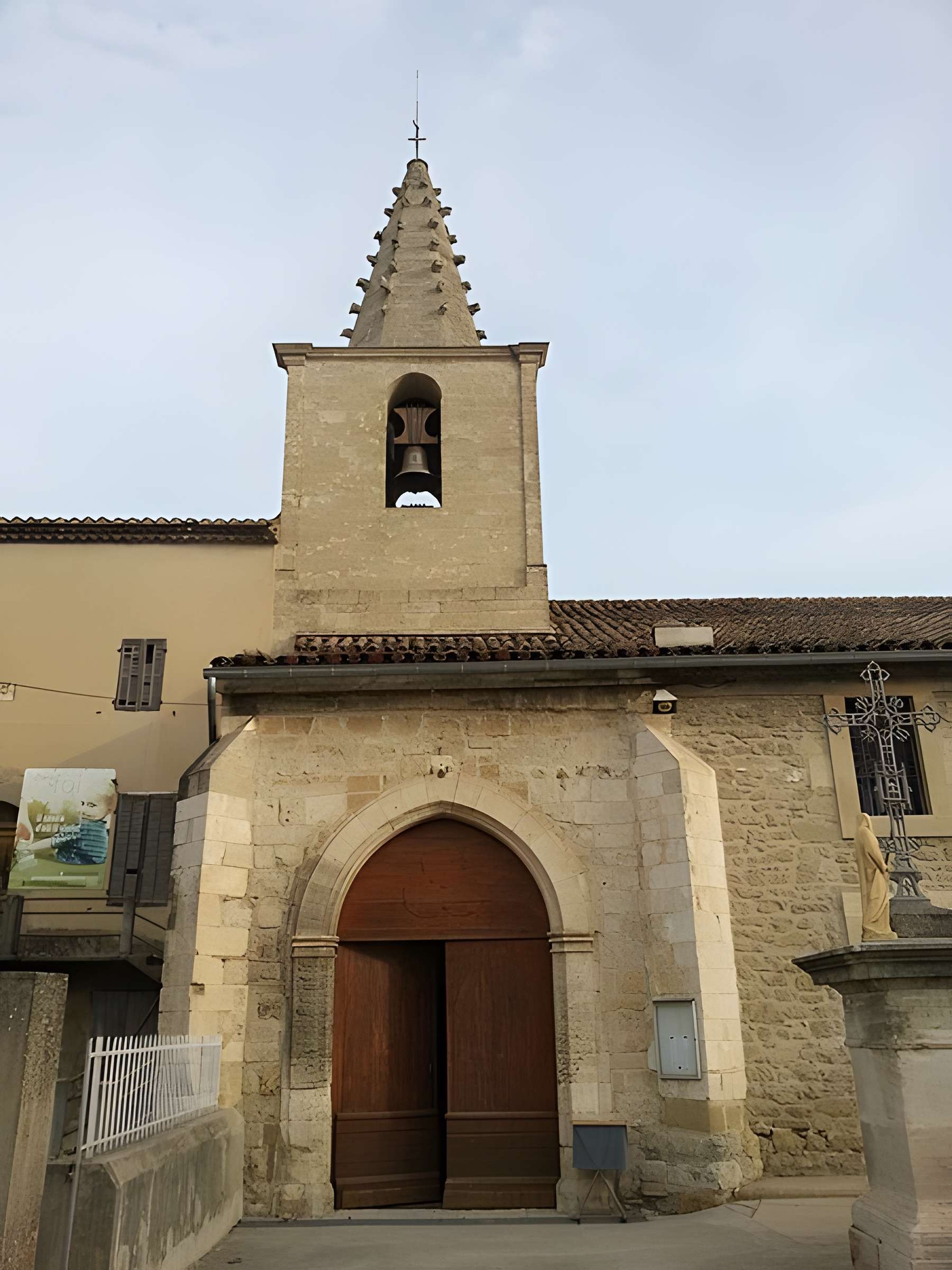 Église Saint-Amand de Sénas