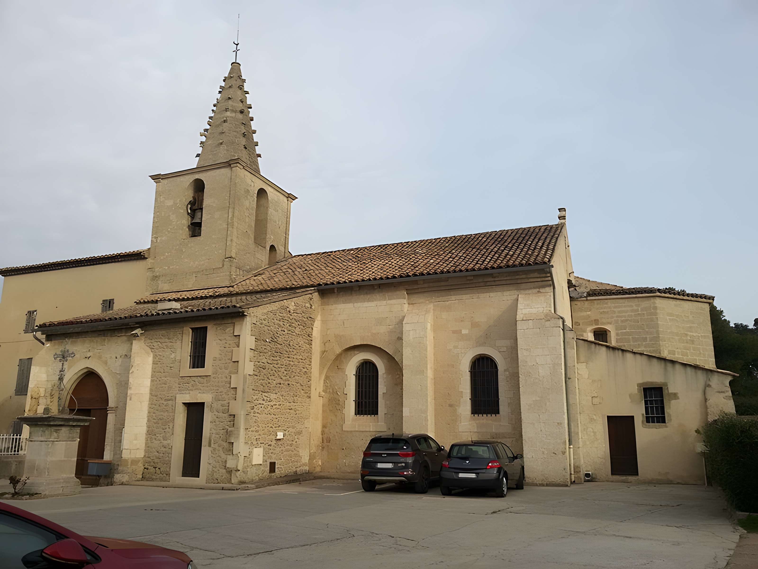 Église Saint-Amand de Sénas