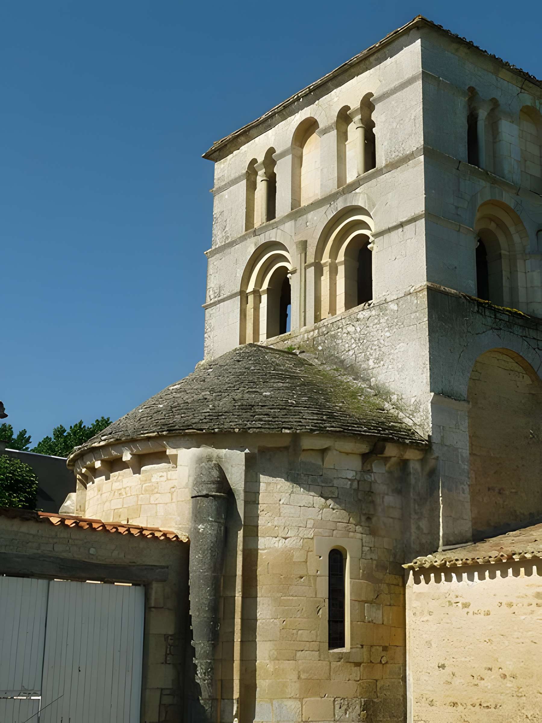 Église Saint-Amant de Saint-Amant-de-Bonnieure
