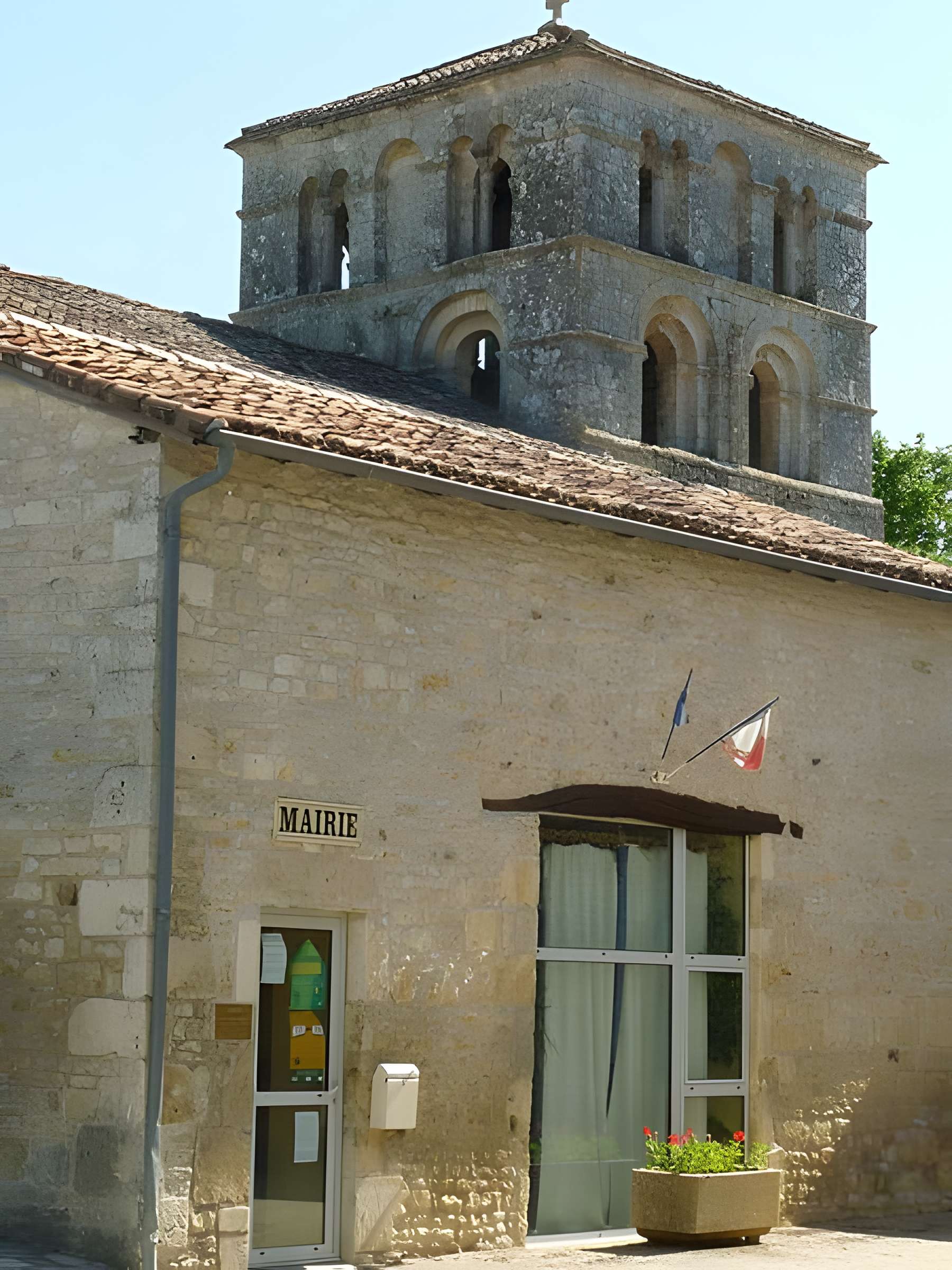 Église Saint-Amant de Saint-Amant-de-Bonnieure