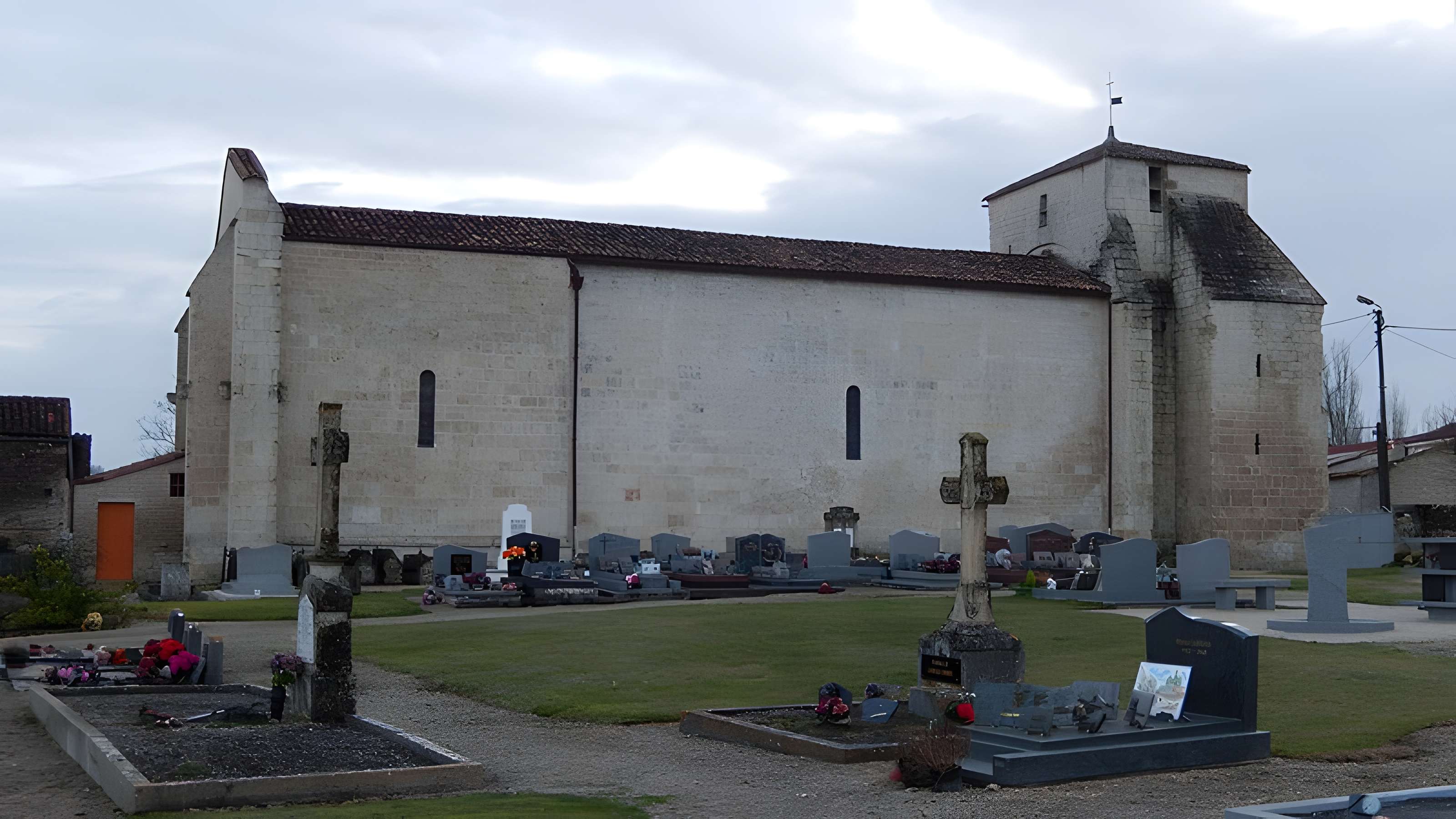 Église Saint-André de Blanzay-sur-Boutonne