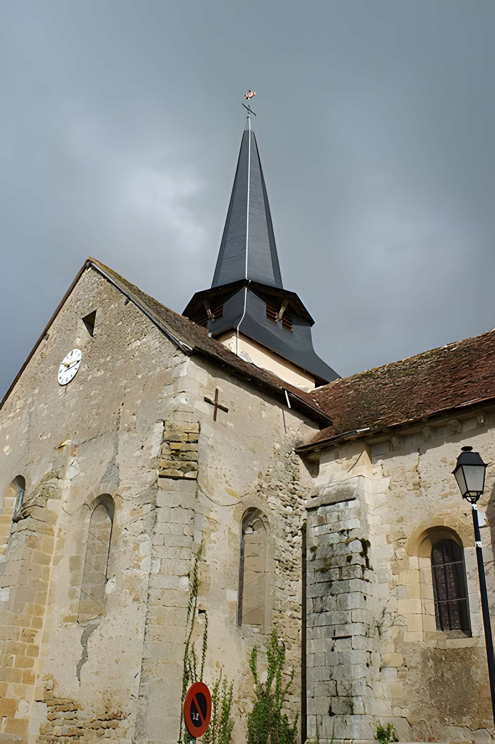 Église Saint-André de Chavin