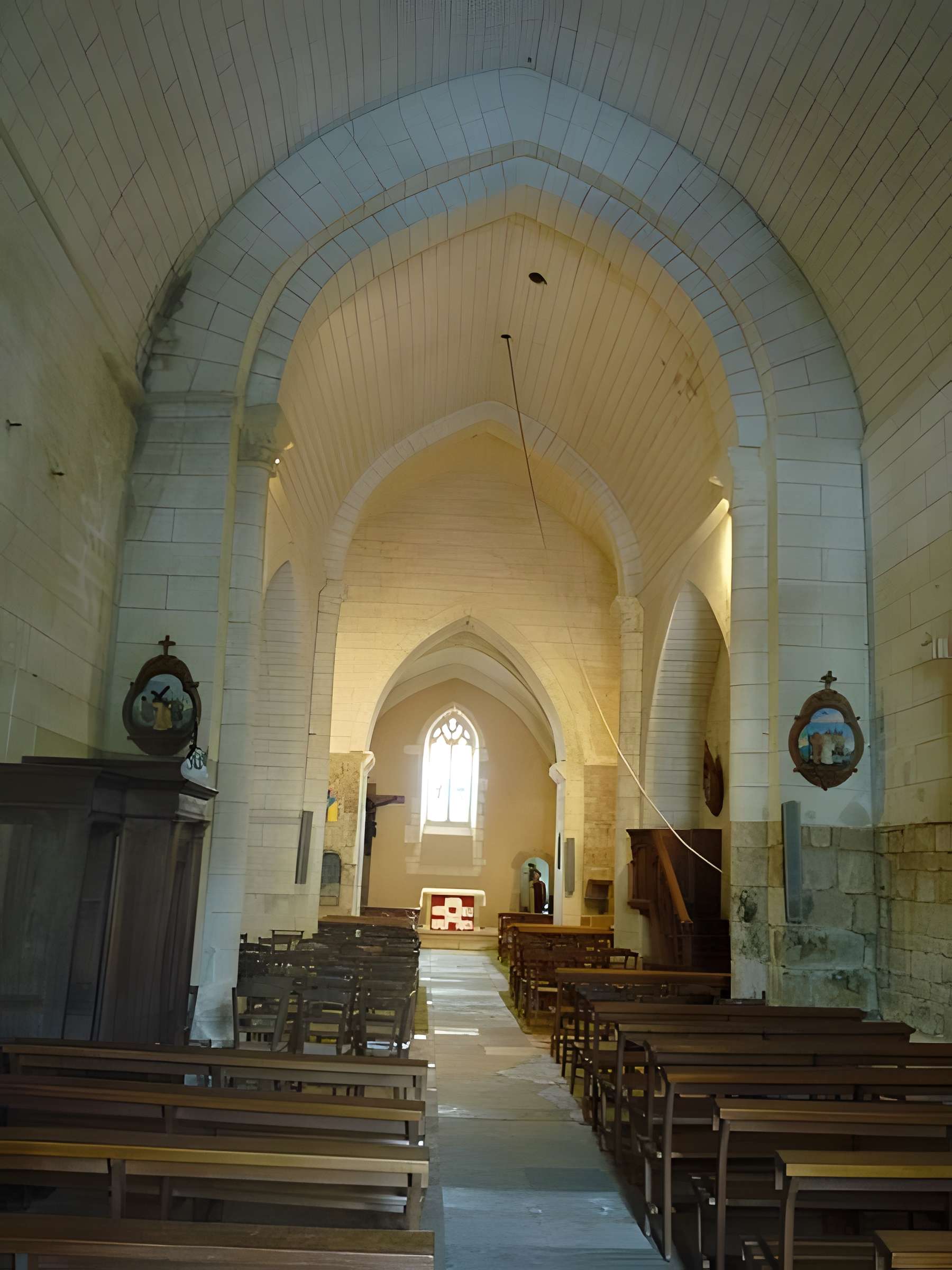Église Saint-André de Cherves