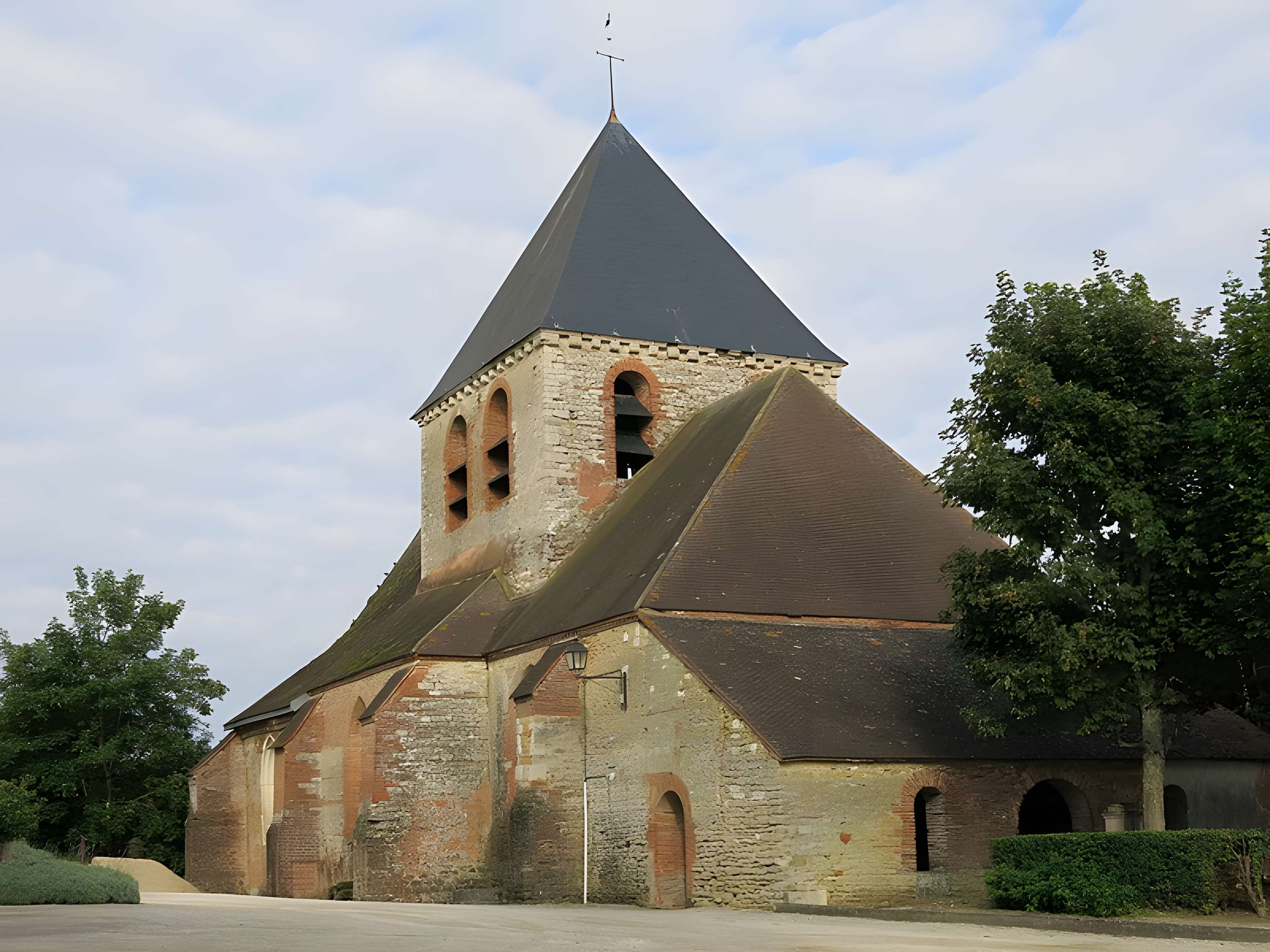 Église Saint-André de Mesnil-Saint-Père