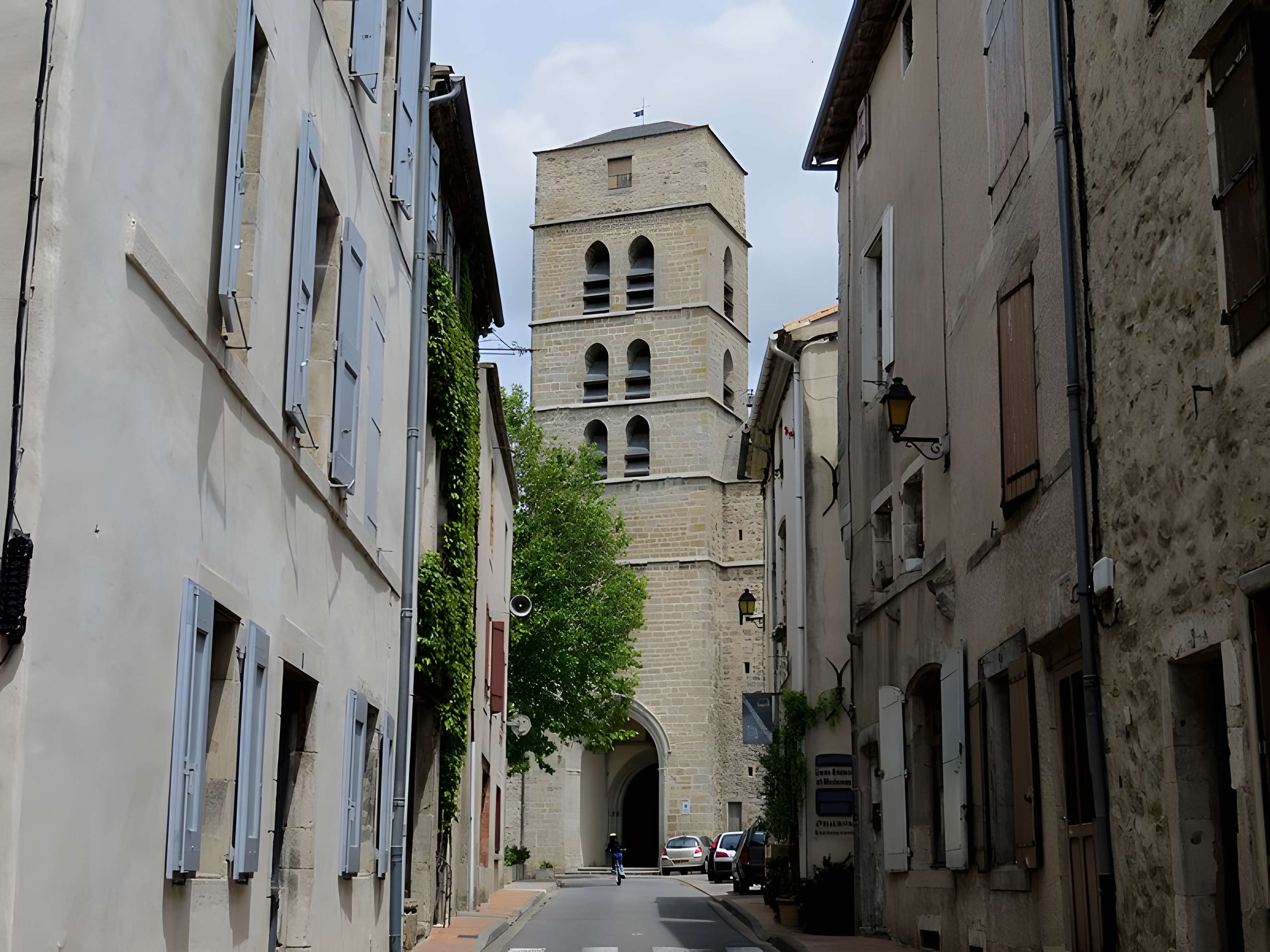Église Saint-André de Montolieu