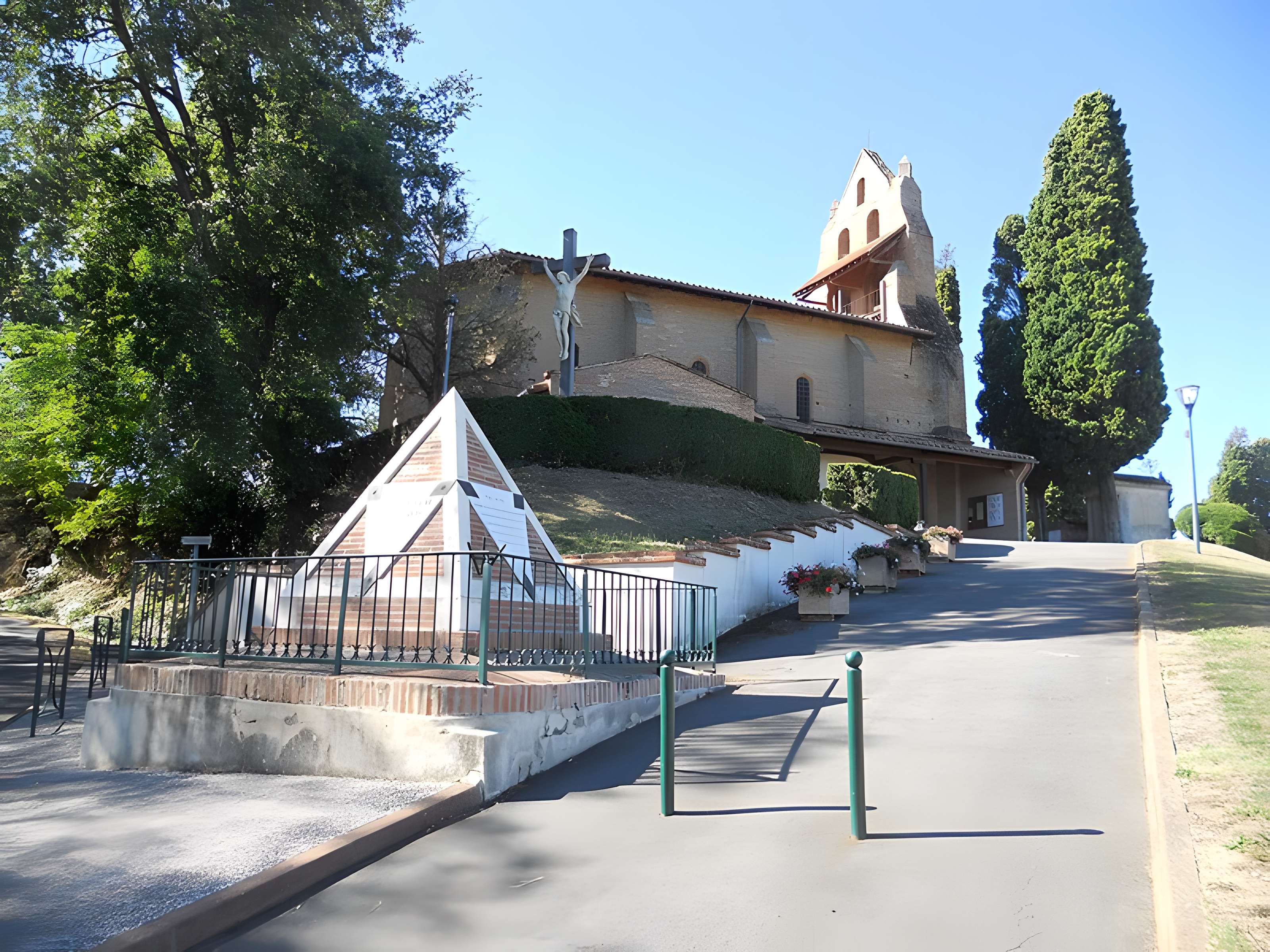 Église Saint-André de Pompertuzat