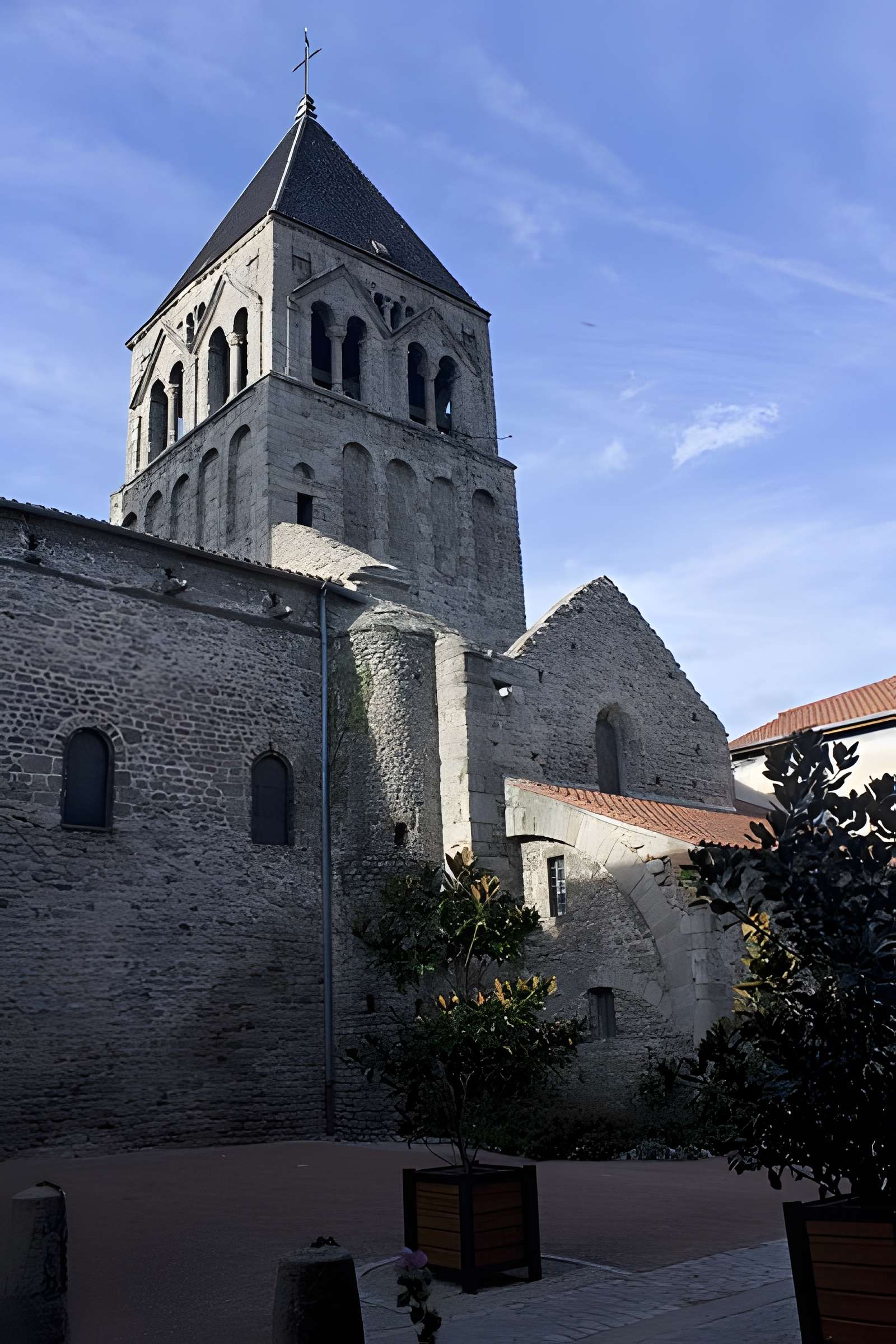 Église Saint-André de Saint-Rambert