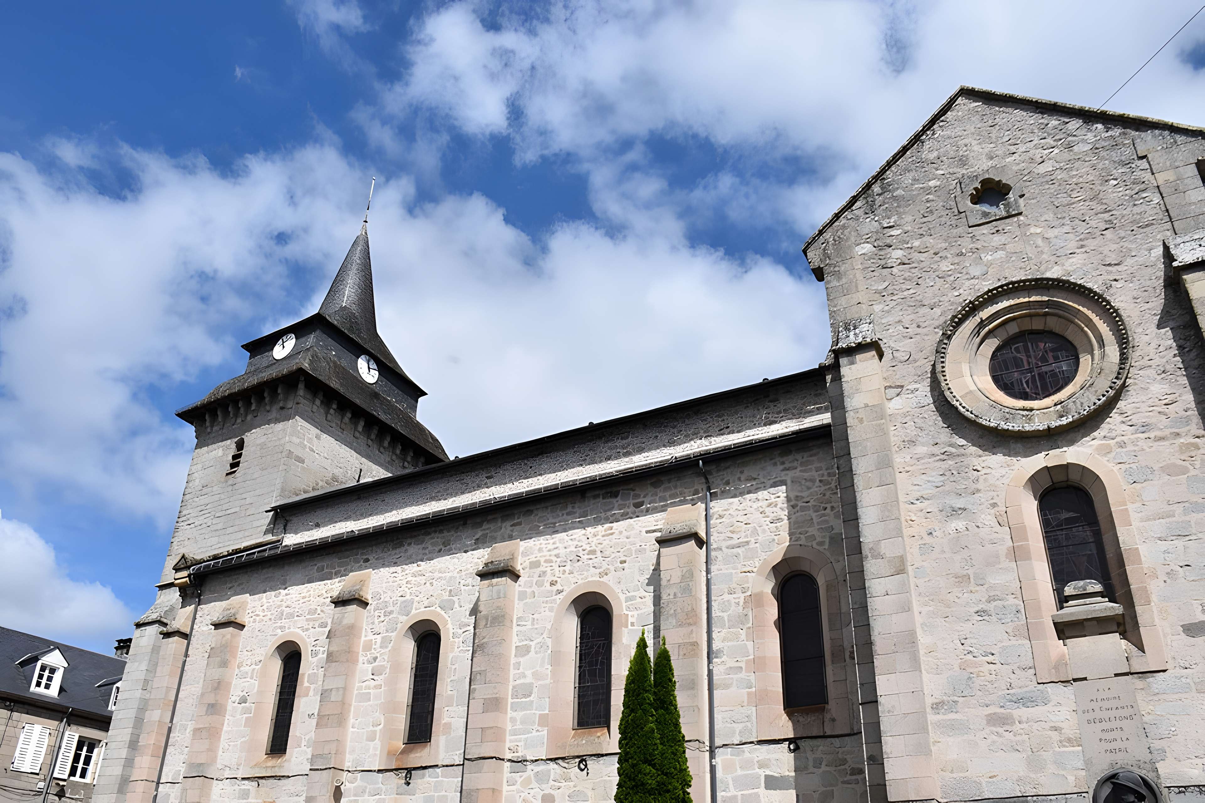 Église Saint-Antoine-l'Ermite d'Égletons
