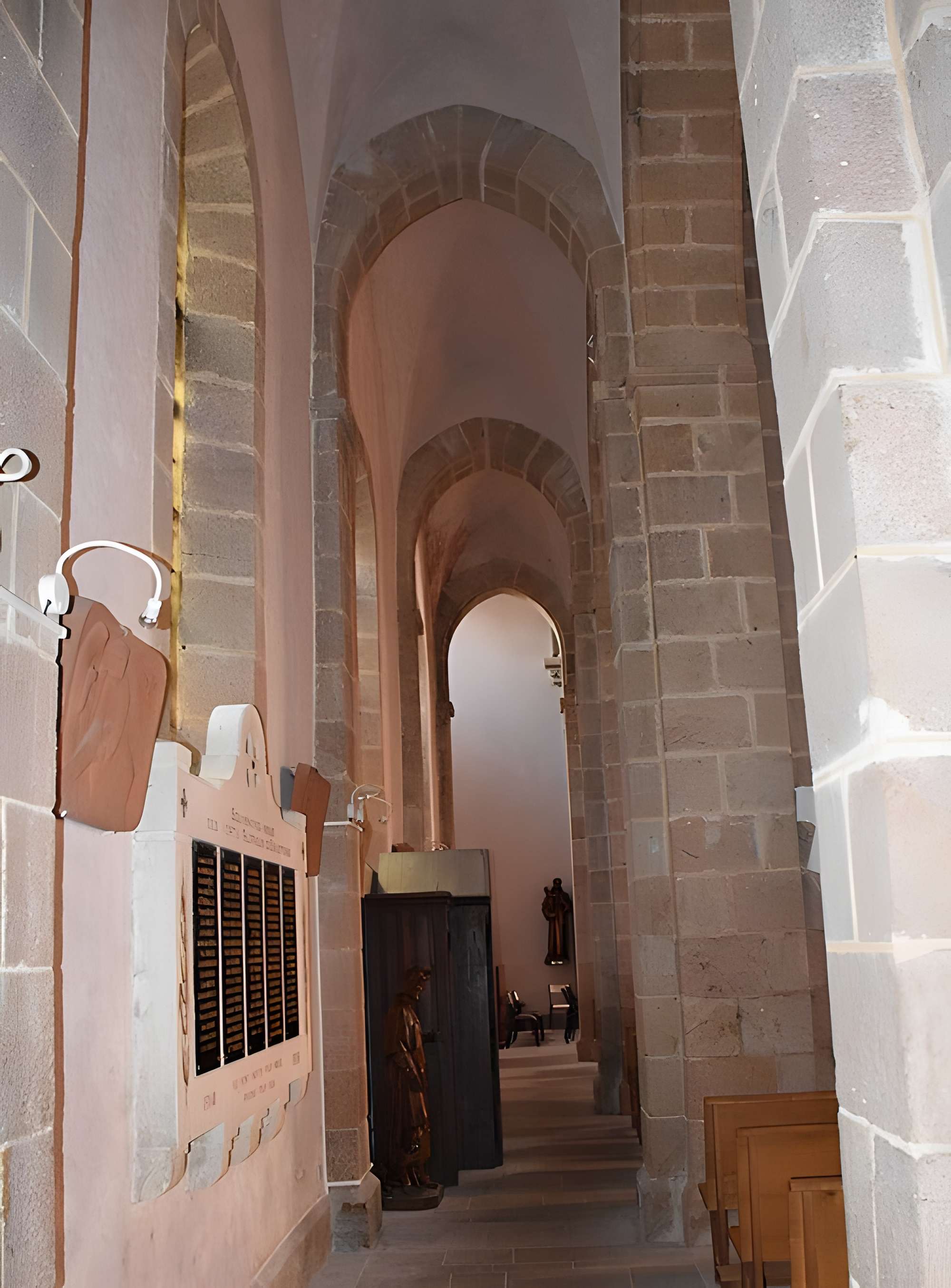 Église Saint-Antoine-l'Ermite d'Égletons