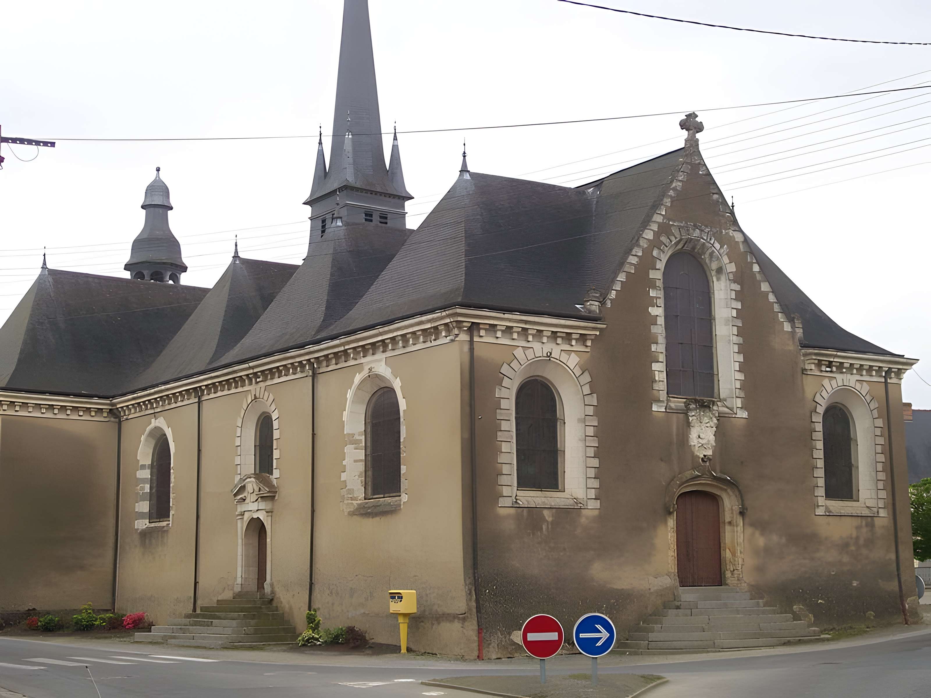 Église Saint-Armel de Saint-Armel