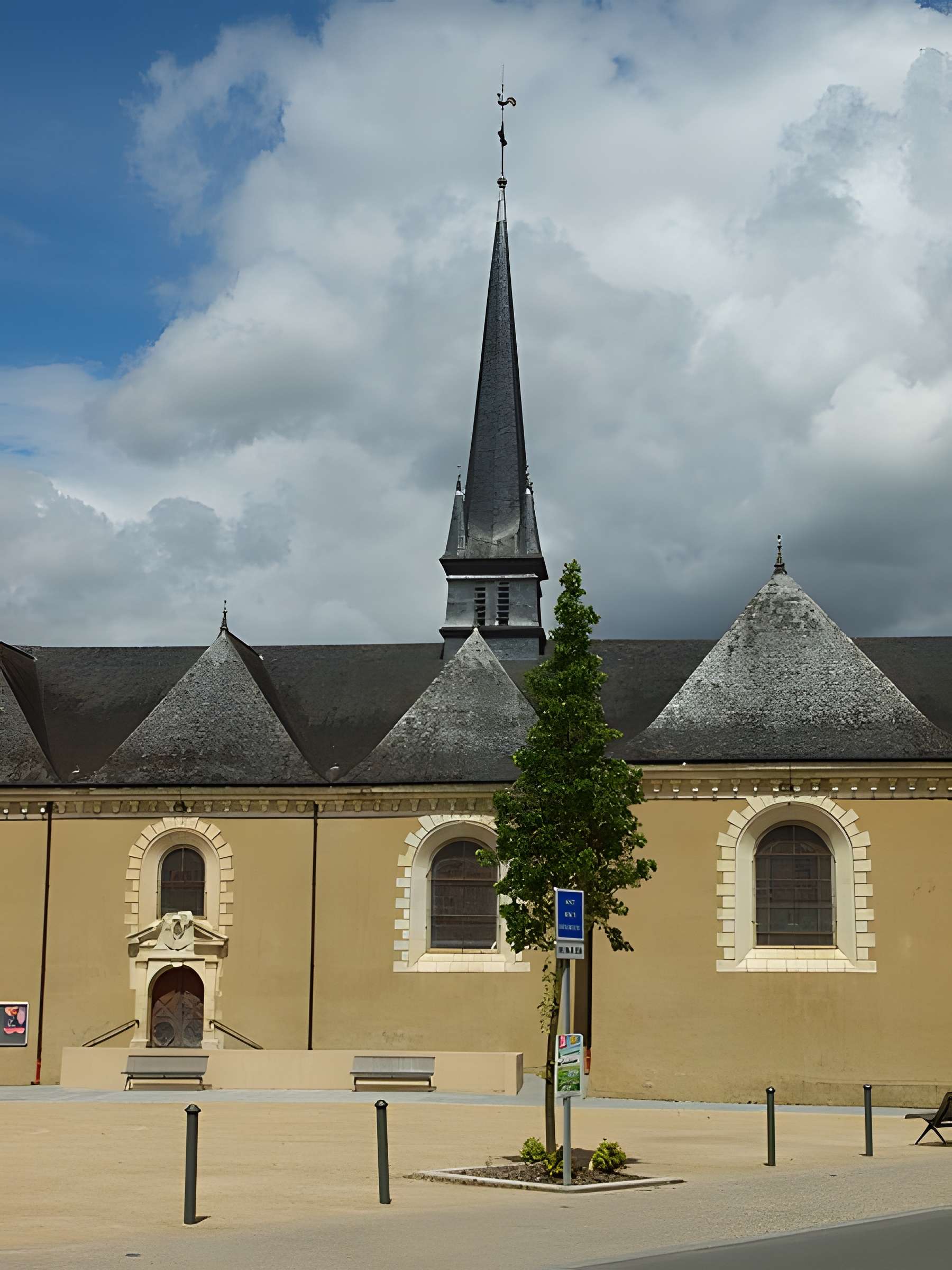 Église Saint-Armel de Saint-Armel