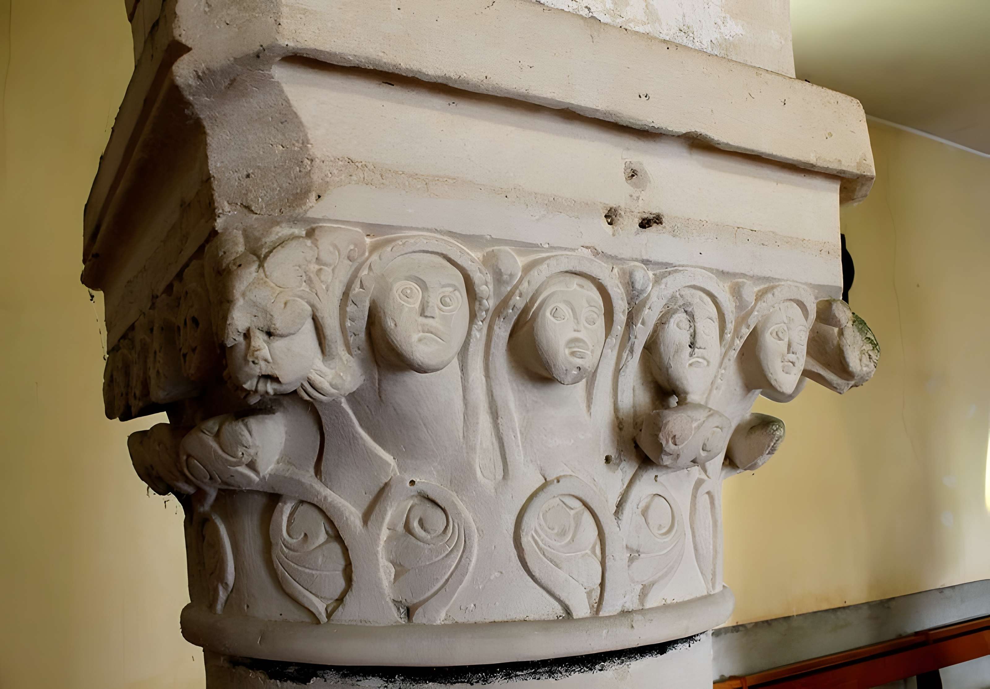 Église Saint-Aubin d'Acqueville