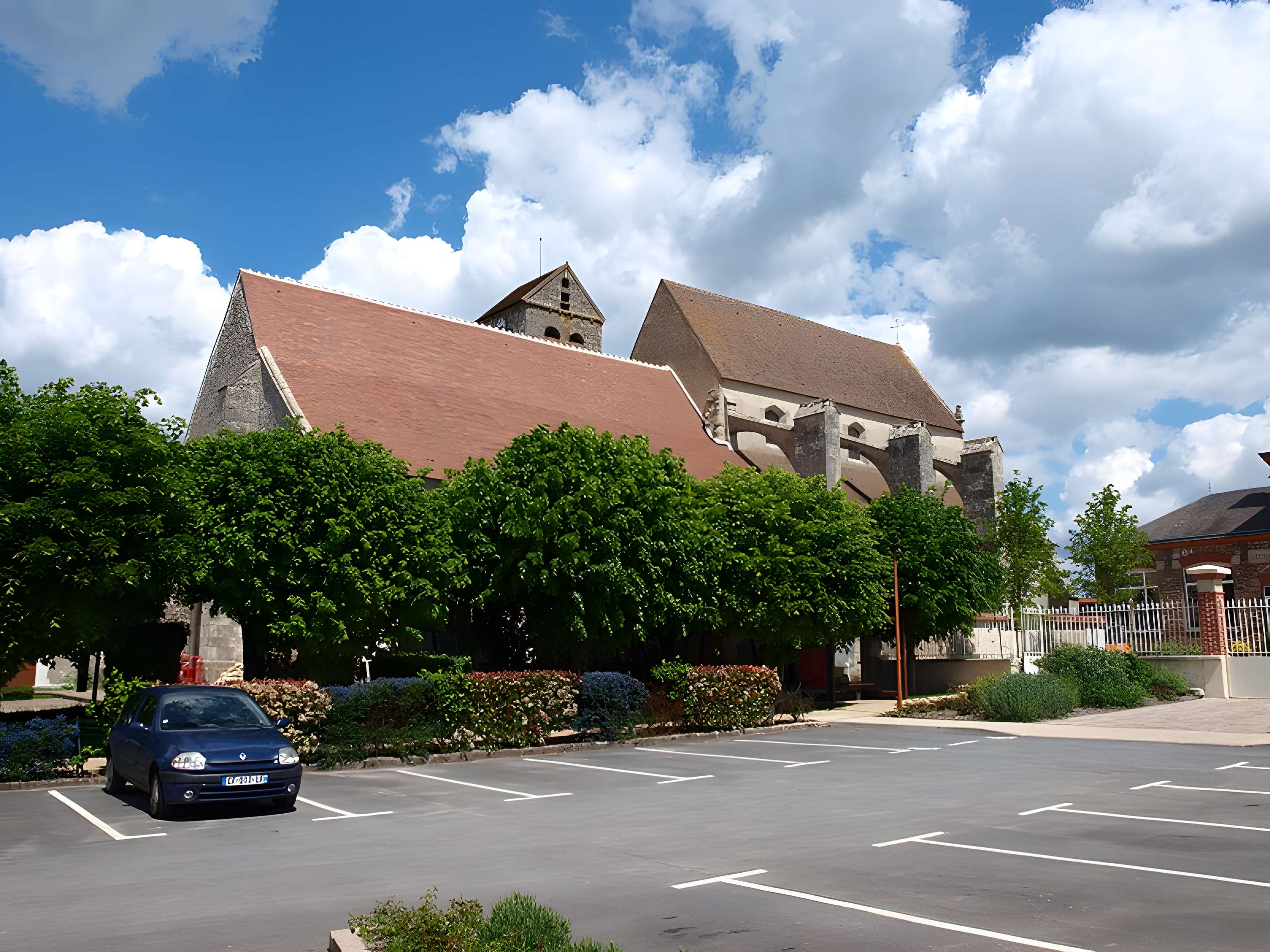 Église Saint-Aubin d'Authon-la-Plaine