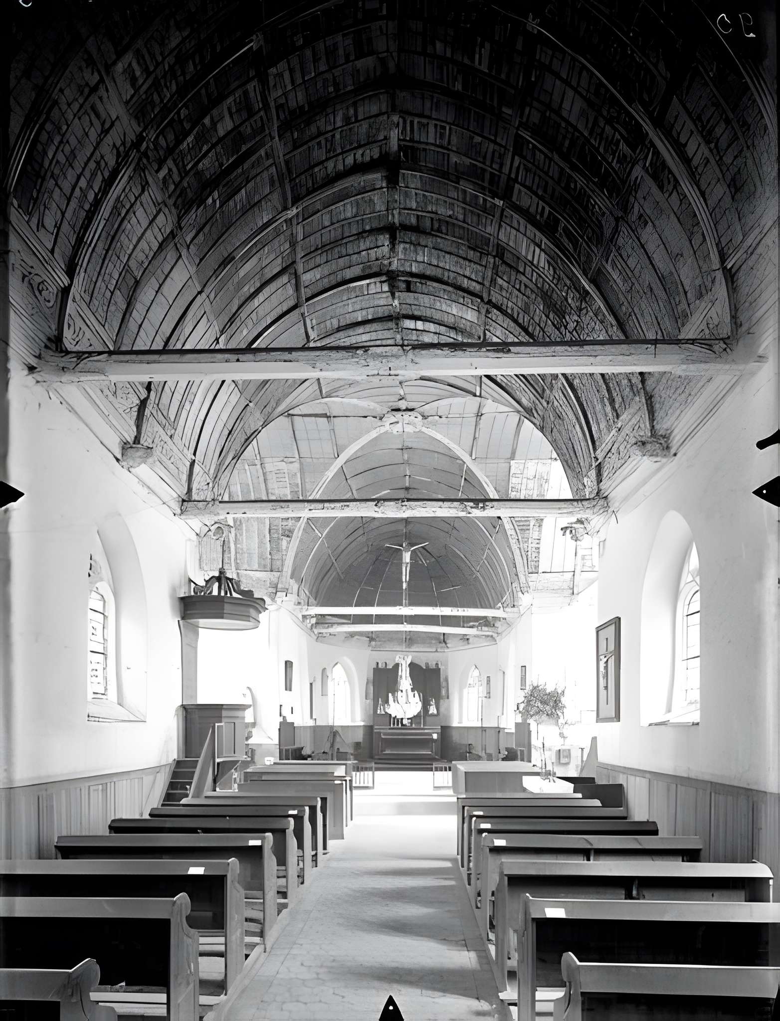 Église Saint-Aubin de Doudeauville-en-Vexin