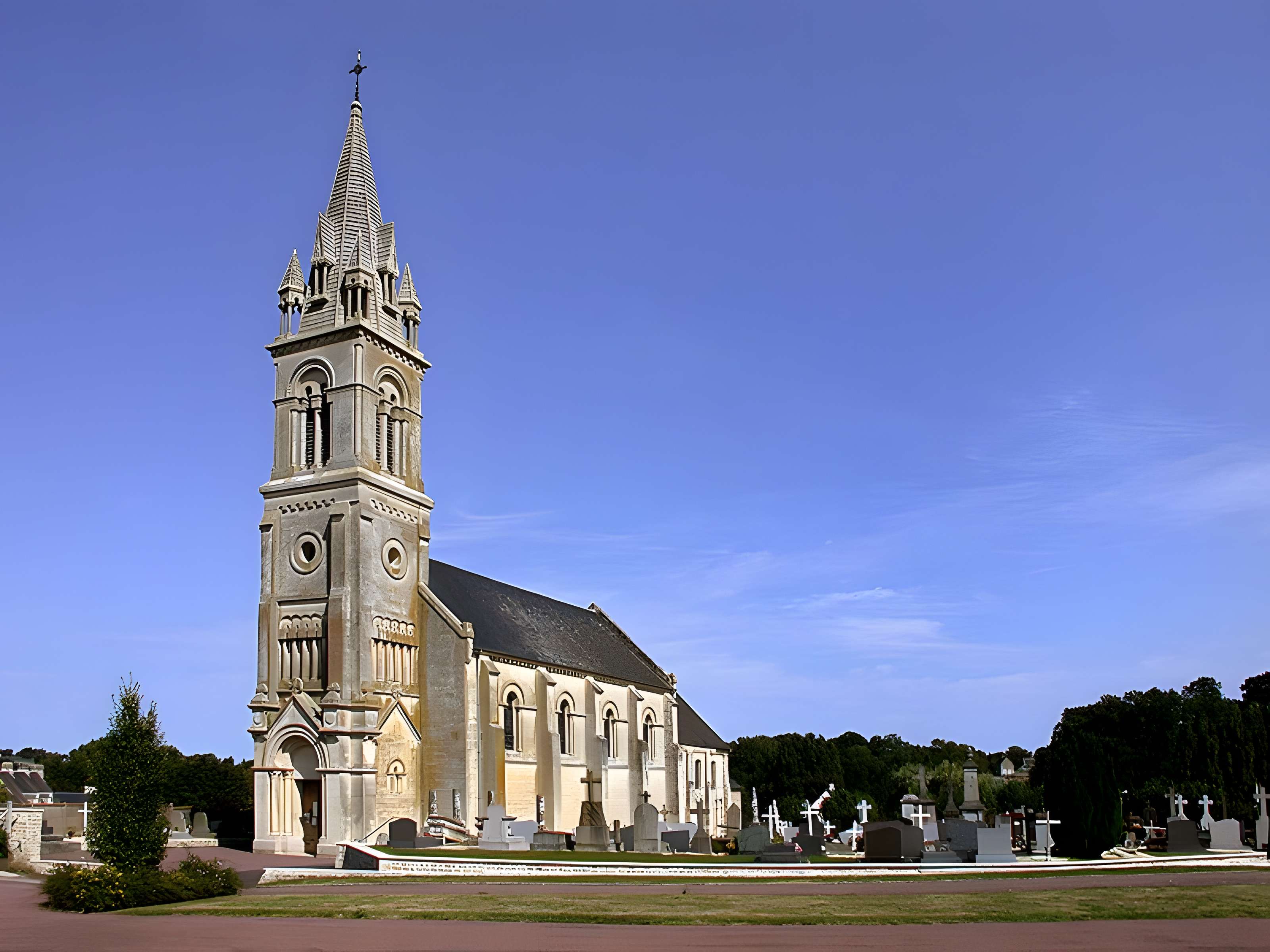Église Saint-Aubin de Fontenay-le-Pesnel